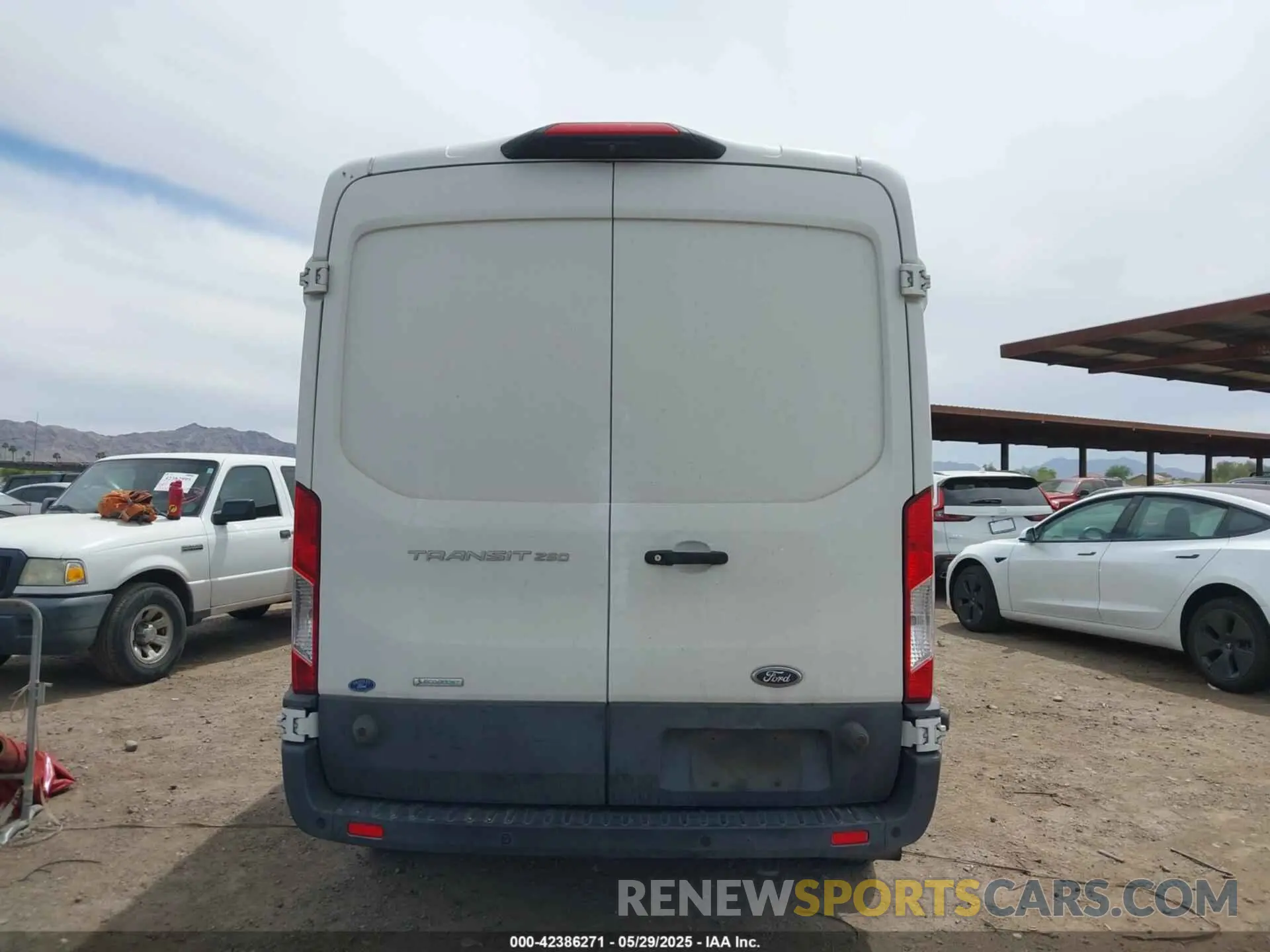 16 Photograph of a damaged car 1FTBR1CG8LKA69072 FORD TRANSIT-250 2020