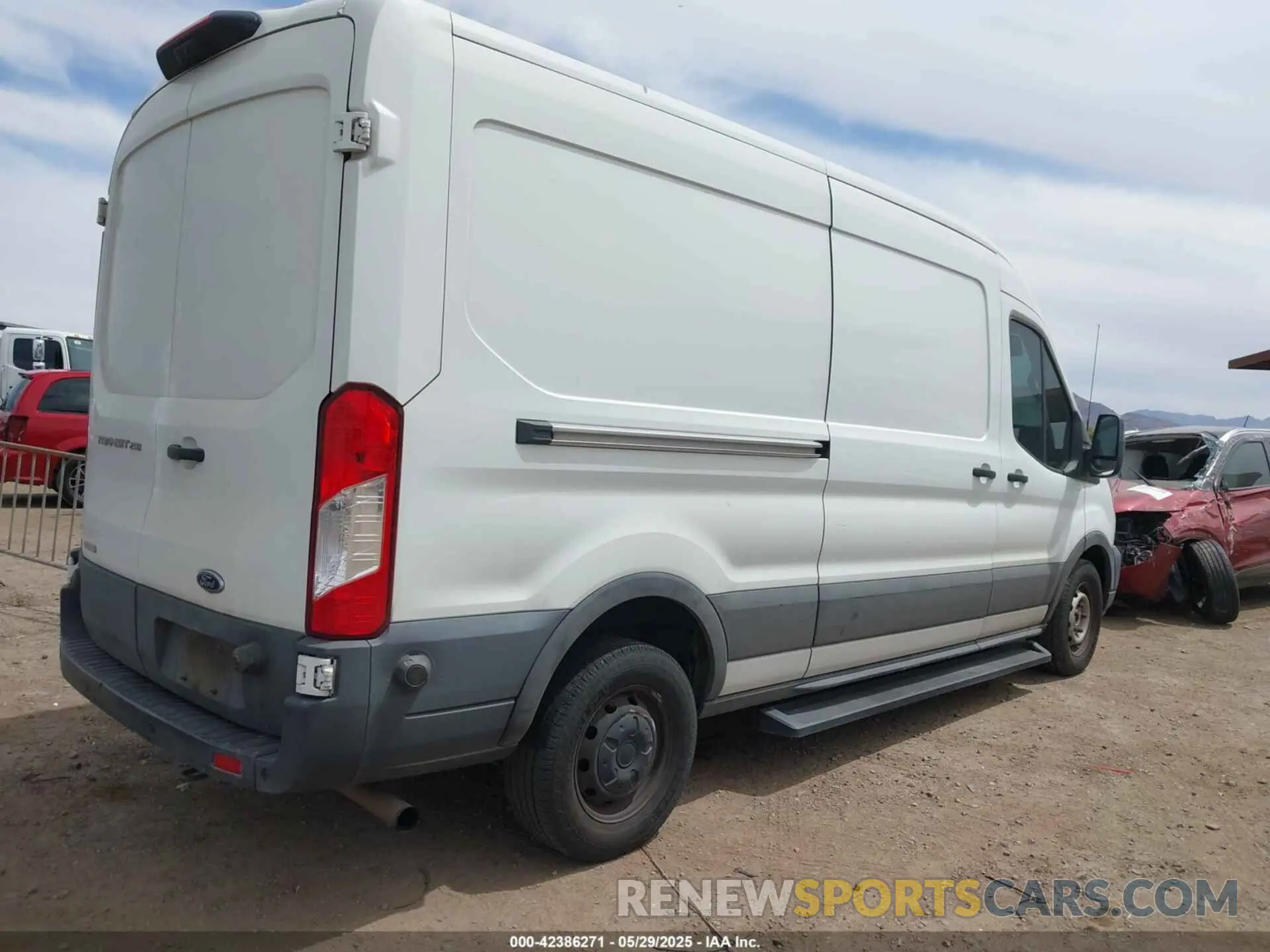 4 Photograph of a damaged car 1FTBR1CG8LKA69072 FORD TRANSIT-250 2020