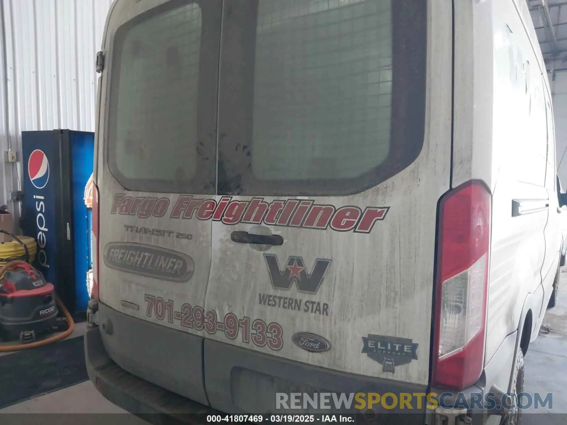 16 Photograph of a damaged car 1FTBR1CG9LKB59461 FORD TRANSIT-250 2020
