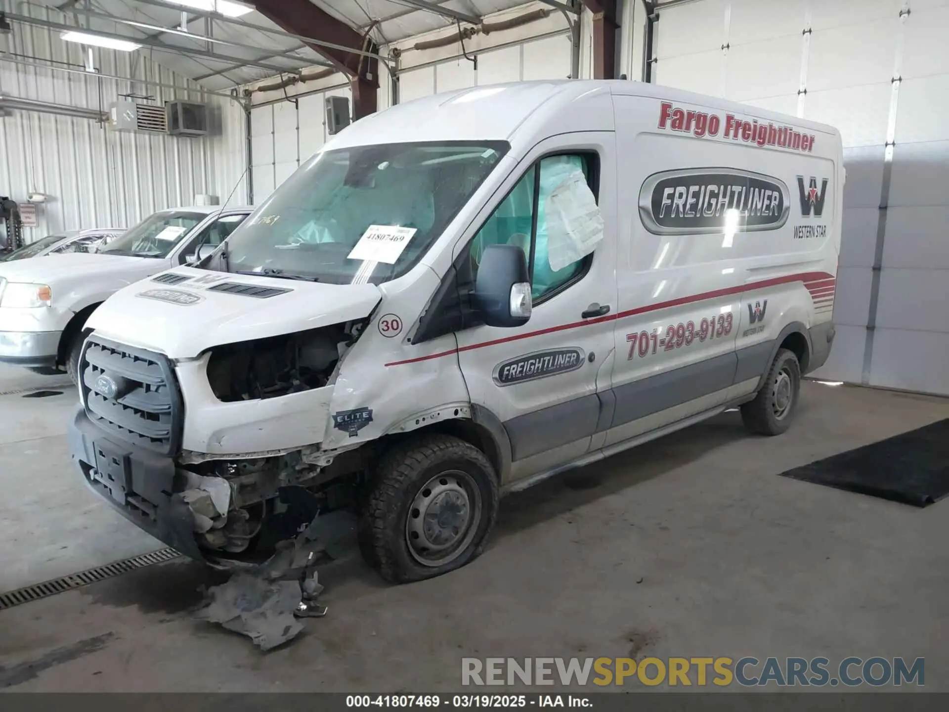 2 Photograph of a damaged car 1FTBR1CG9LKB59461 FORD TRANSIT-250 2020