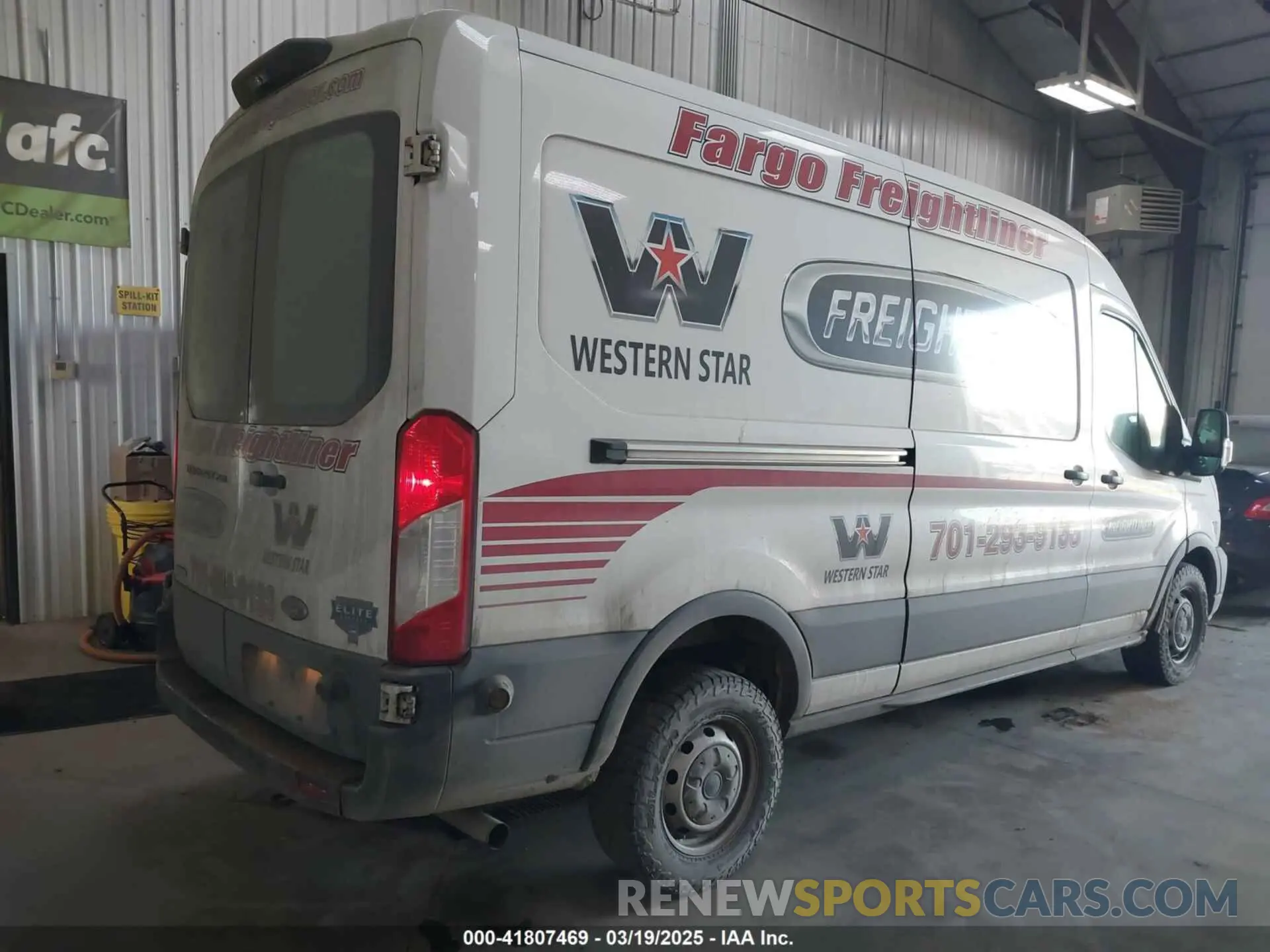 4 Photograph of a damaged car 1FTBR1CG9LKB59461 FORD TRANSIT-250 2020