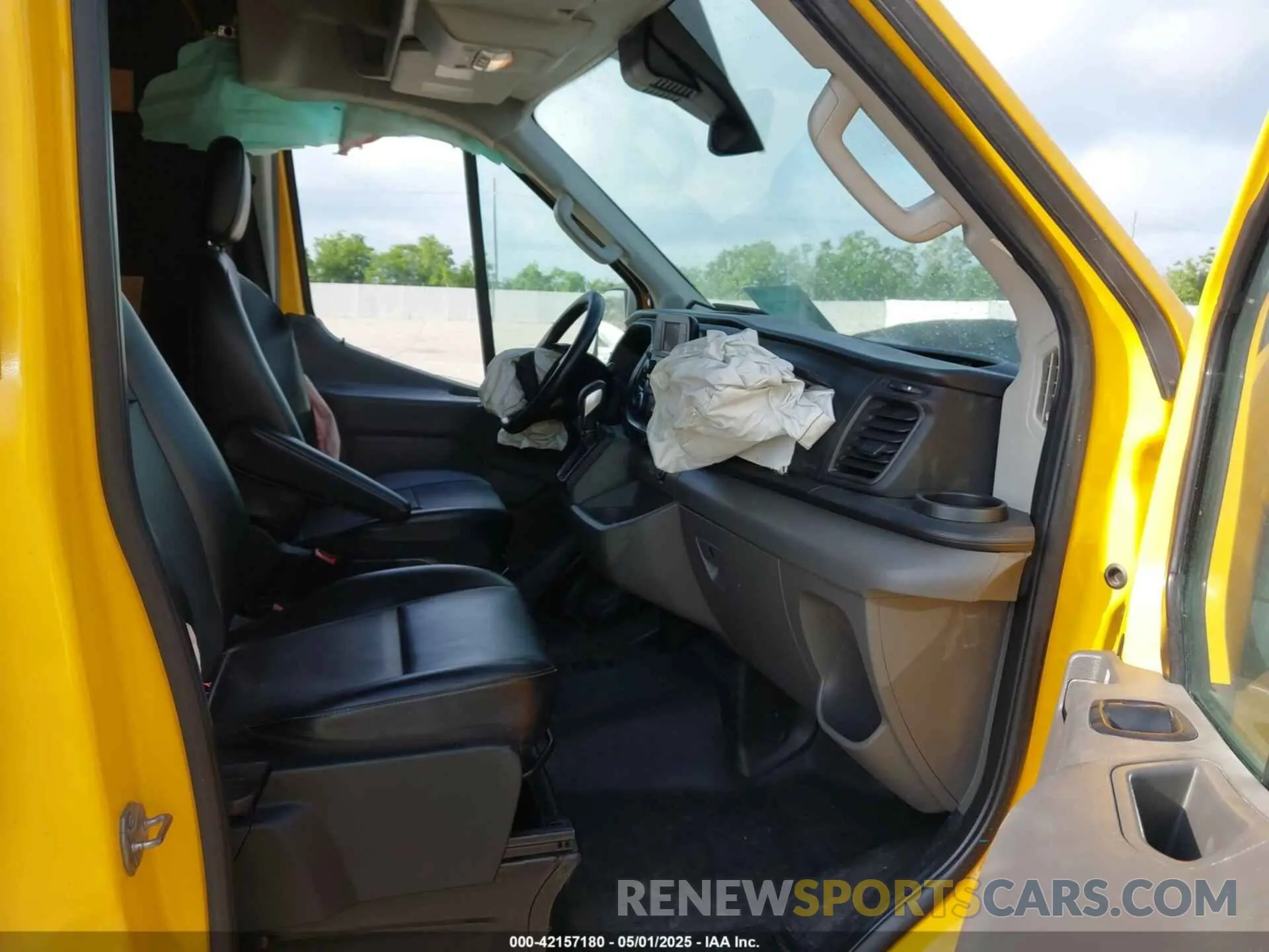 5 Photograph of a damaged car 1FTBR1X81LKA56814 FORD TRANSIT-250 2020