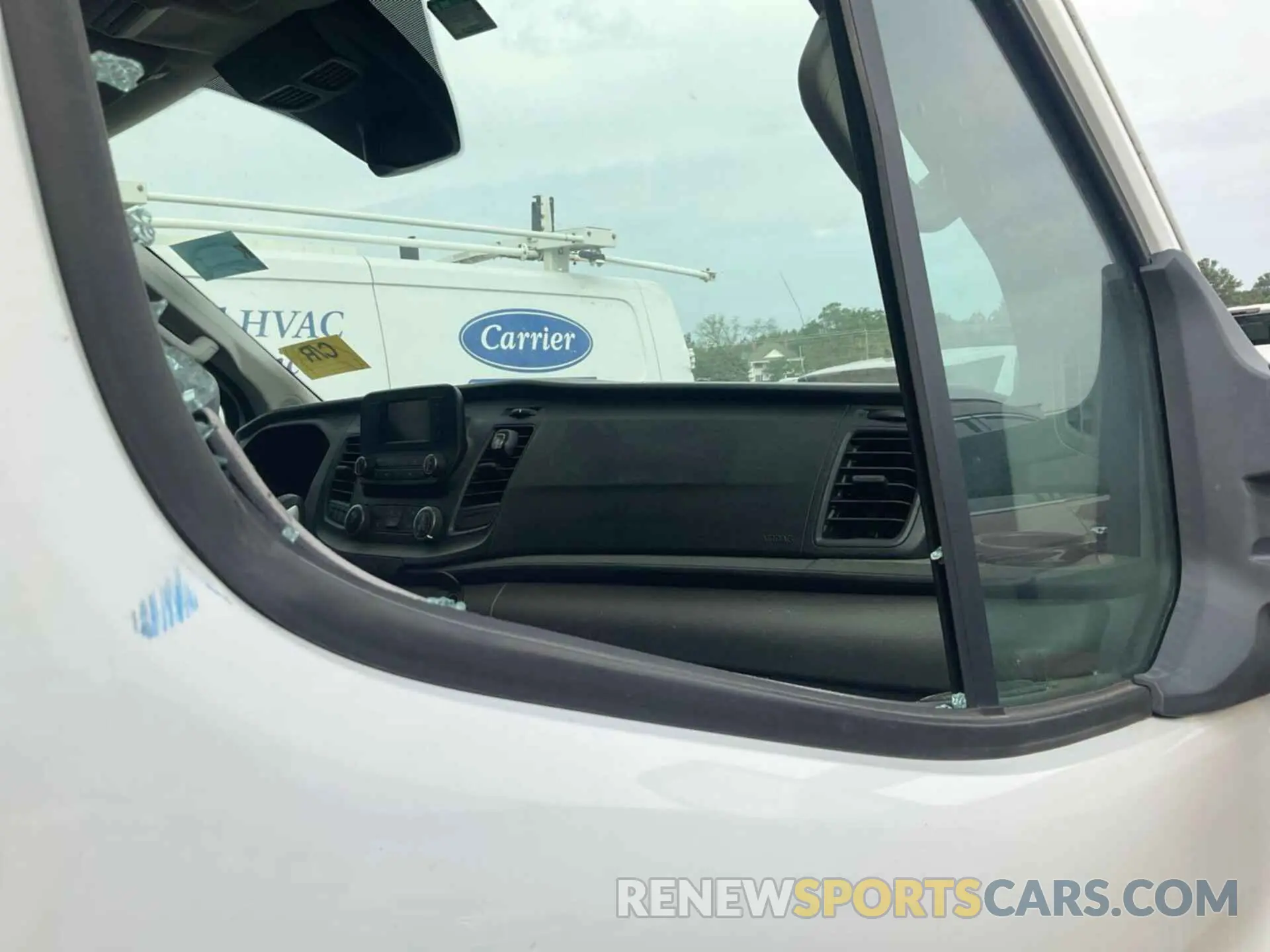 3 Photograph of a damaged car 1FTBR1Y85LKB76565 FORD TRANSIT-250 2020