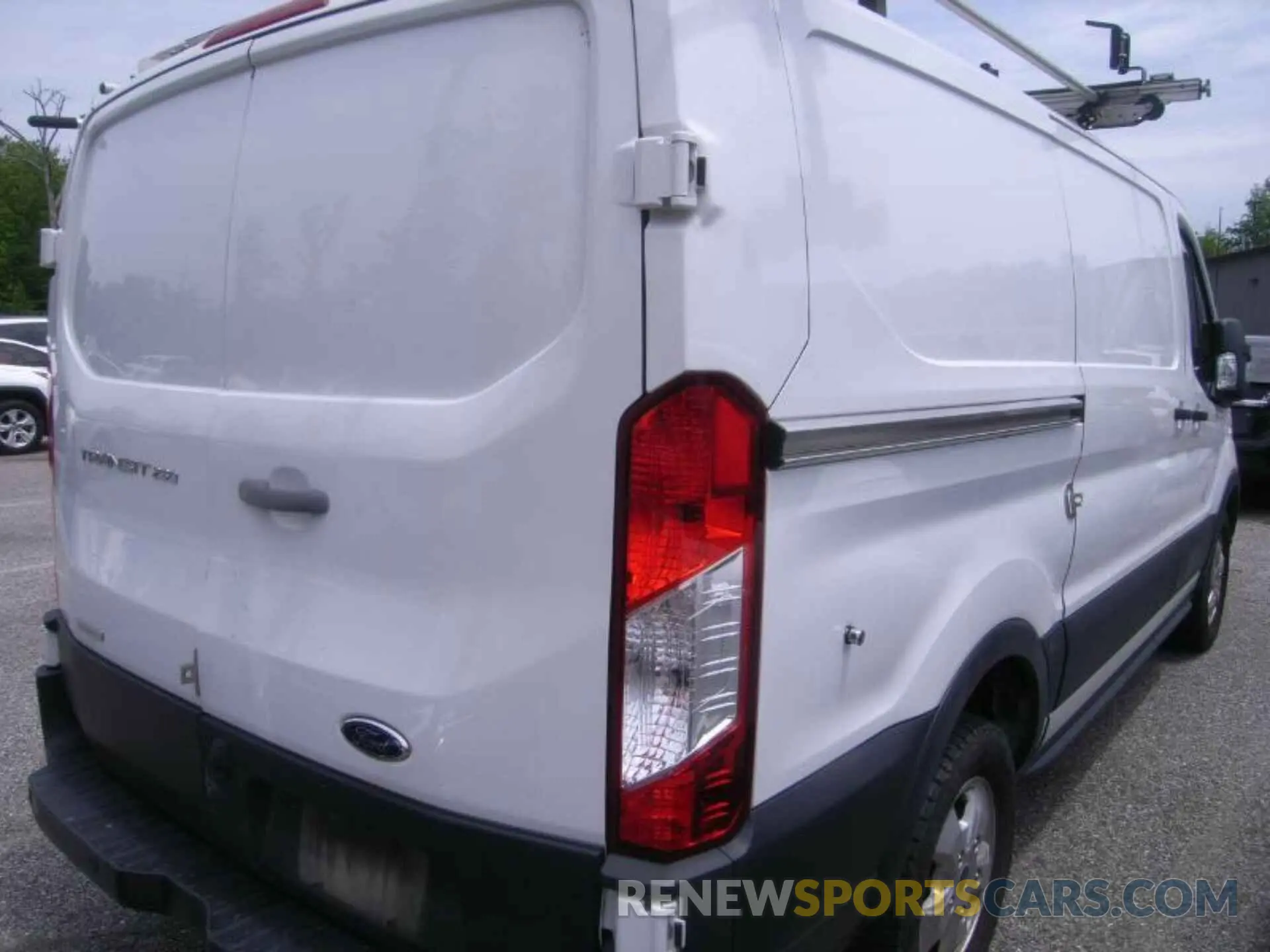 19 Photograph of a damaged car 1FTBR1YG4LKA26096 FORD TRANSIT-250 2020