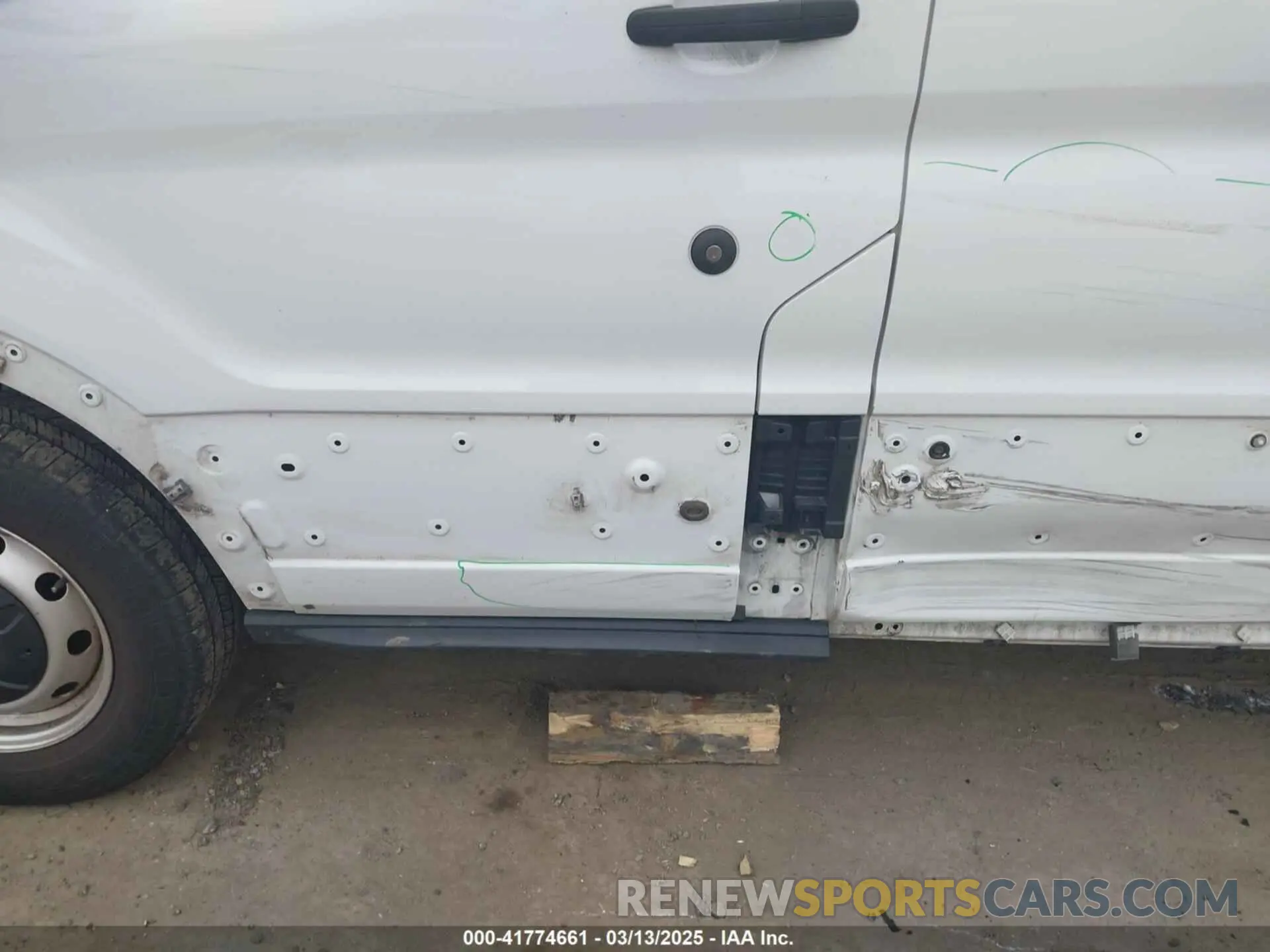 21 Photograph of a damaged car 1FTBR1YG7LKA35097 FORD TRANSIT-250 2020
