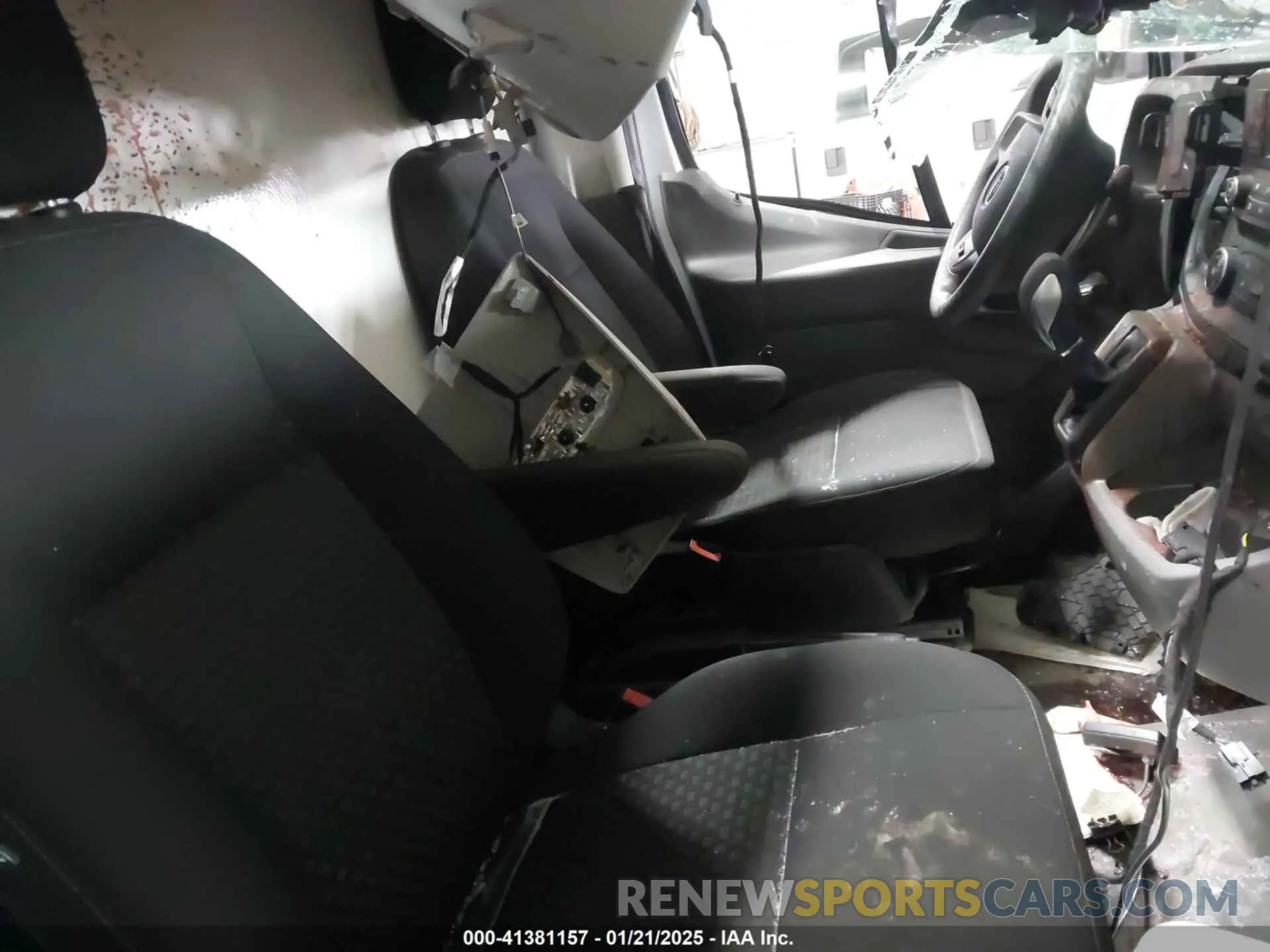 5 Photograph of a damaged car 1FTBR2C81LKA68599 FORD TRANSIT-250 2020