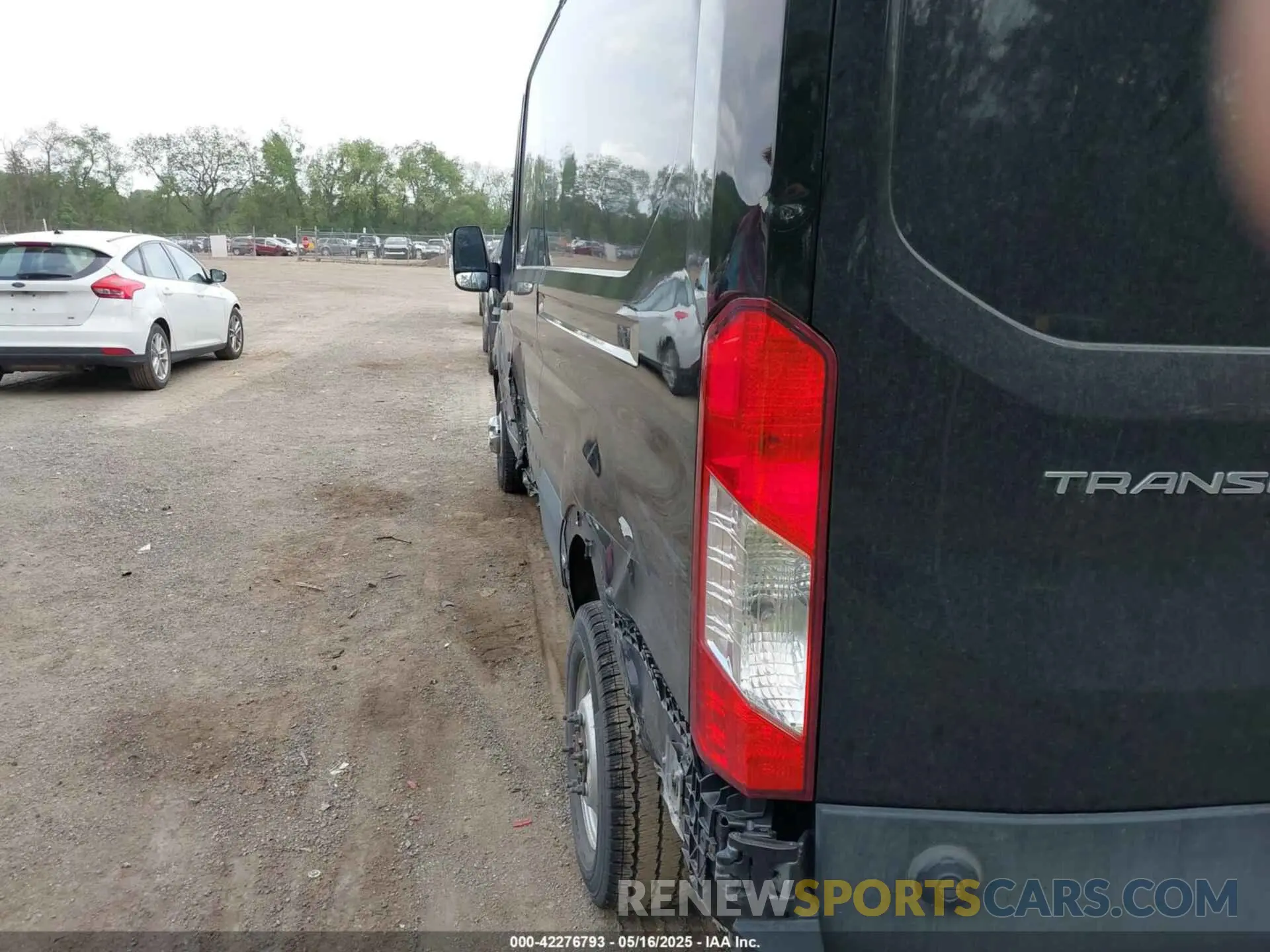 19 Photograph of a damaged car 1FTBR2C8XLKA81092 FORD TRANSIT-250 2020