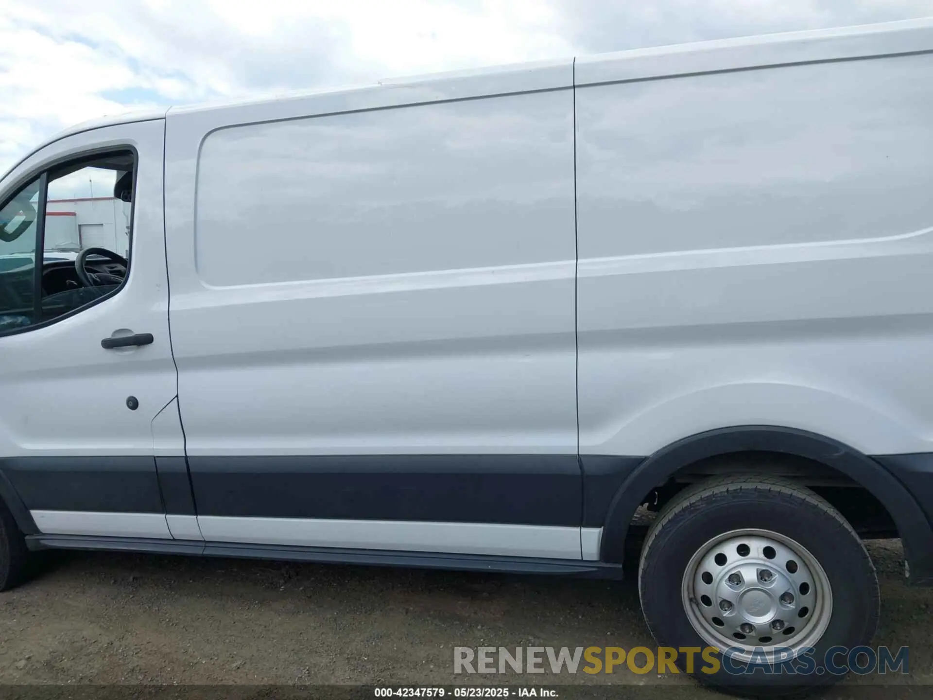 14 Photograph of a damaged car 1FTBR2Y80LKB22354 FORD TRANSIT-250 2020
