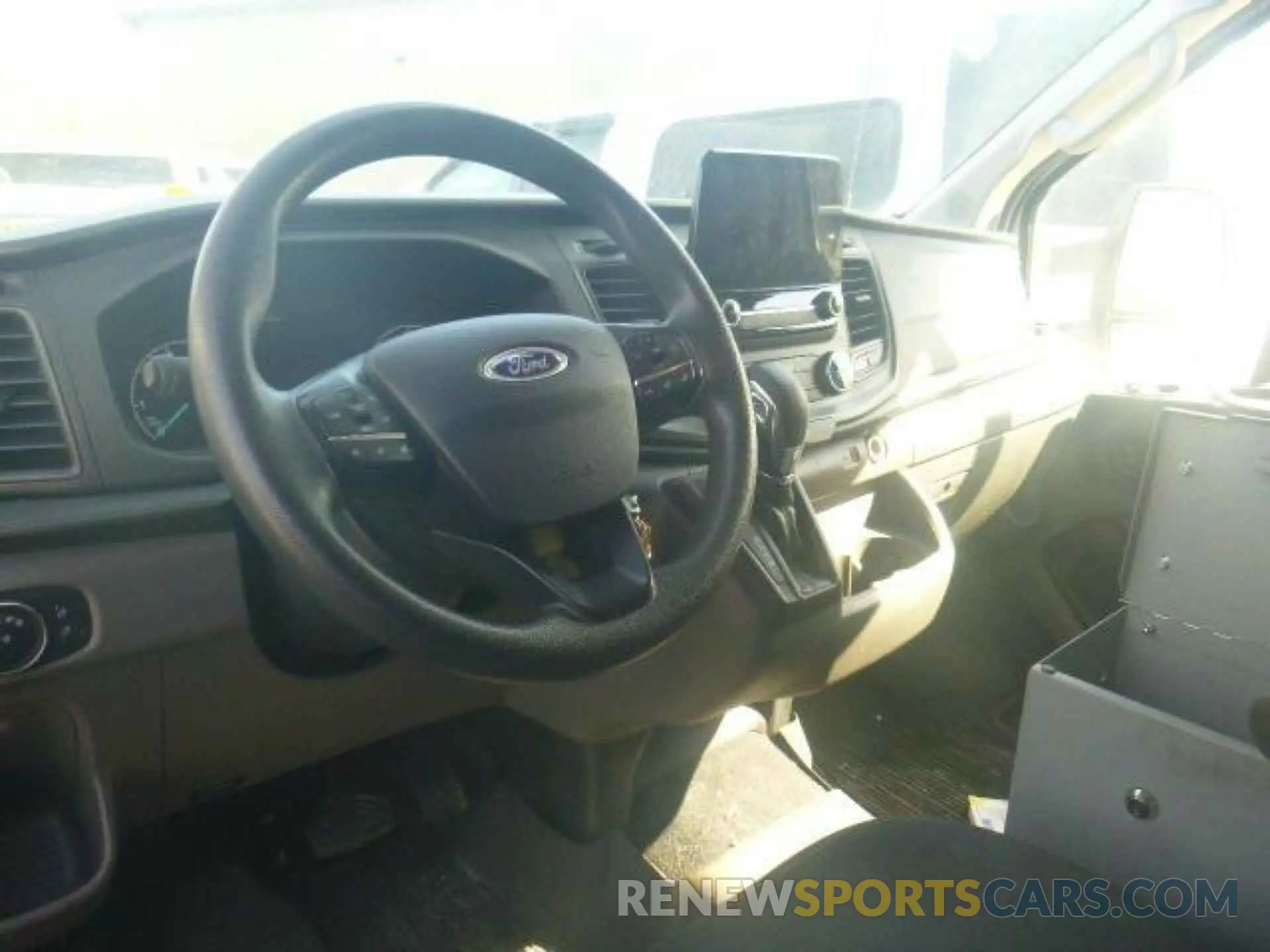 17 Photograph of a damaged car 1FTBR2YG4LKA32423 FORD TRANSIT-250 2020