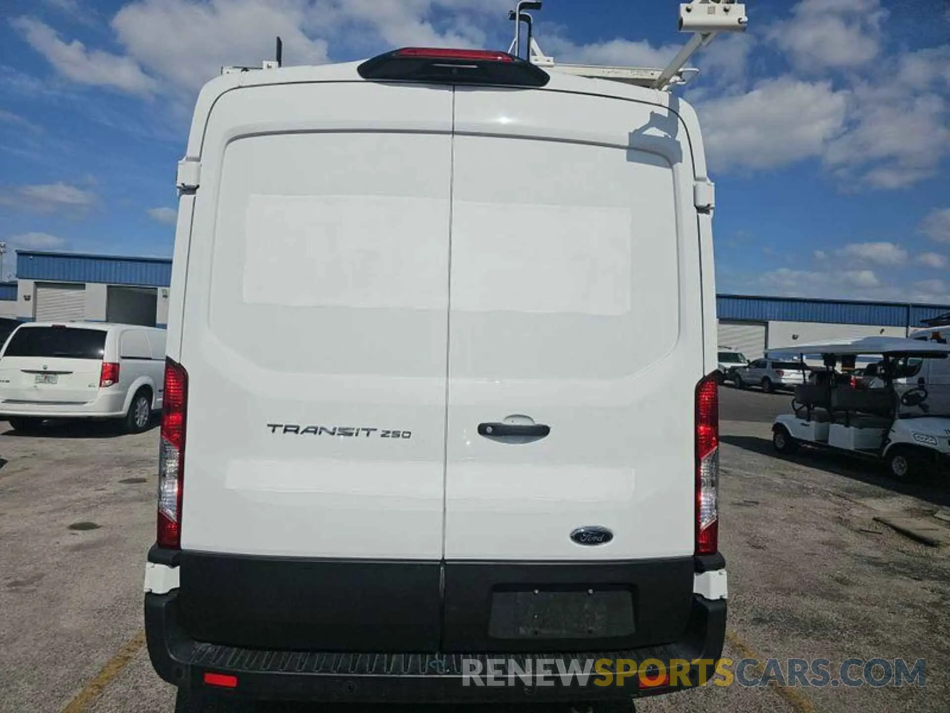17 Photograph of a damaged car 1FTBR1C85MKA01953 FORD TRANSIT-250 2021