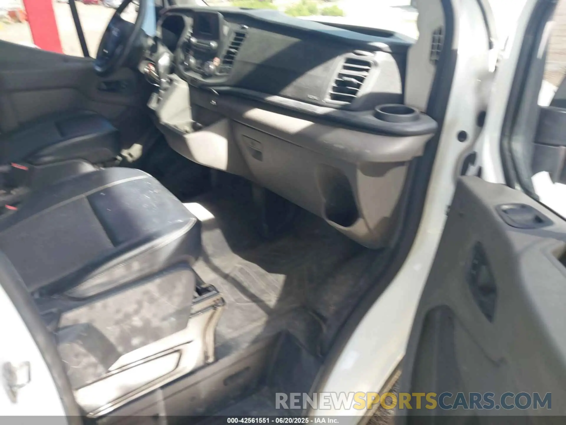5 Photograph of a damaged car 1FTBR1C86MKA13416 FORD TRANSIT-250 2021