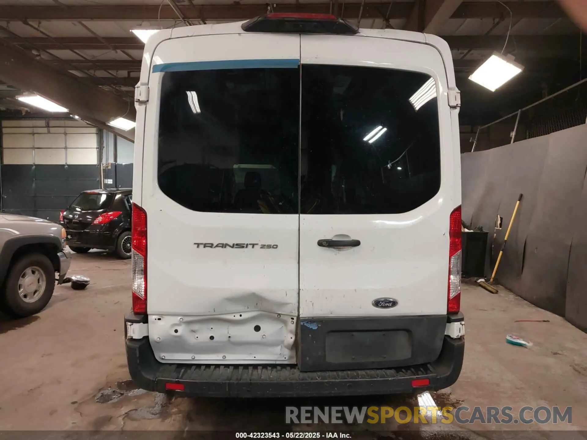 17 Photograph of a damaged car 1FTBR1C8XMKA10485 FORD TRANSIT-250 2021