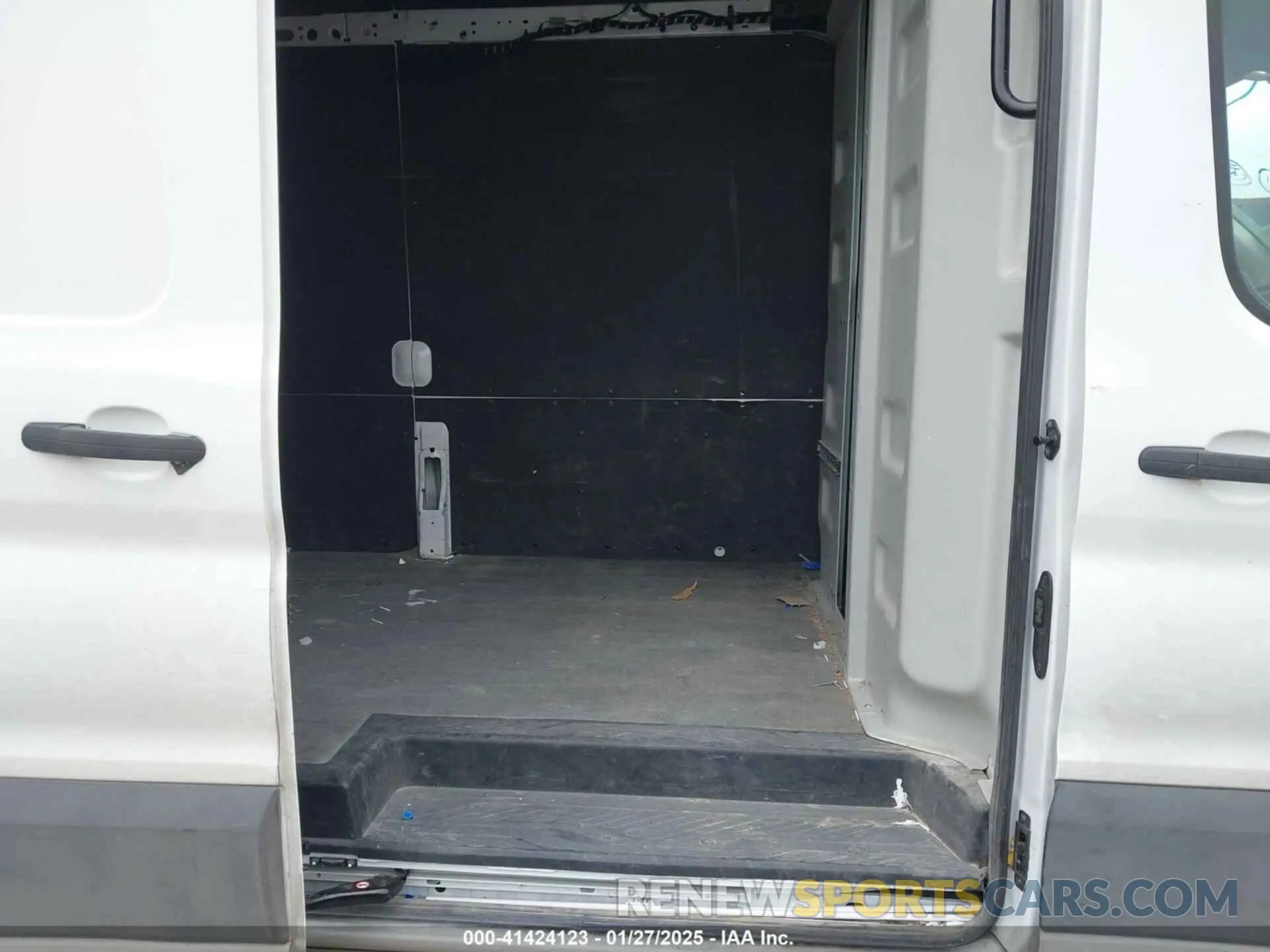 8 Photograph of a damaged car 1FTBR1X82MKA98734 FORD TRANSIT-250 2021