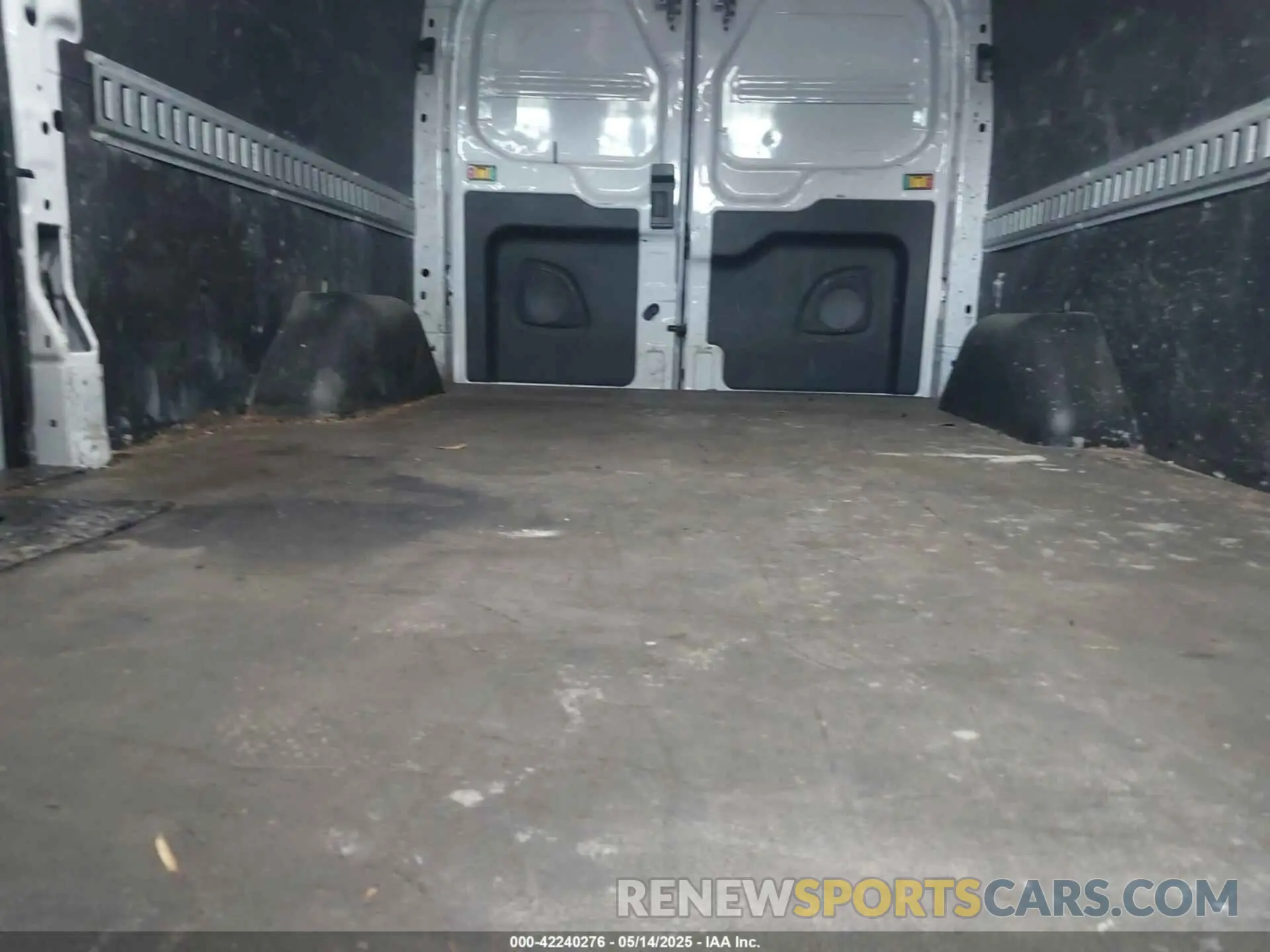 8 Photograph of a damaged car 1FTBR1Y83MKA76305 FORD TRANSIT-250 2021