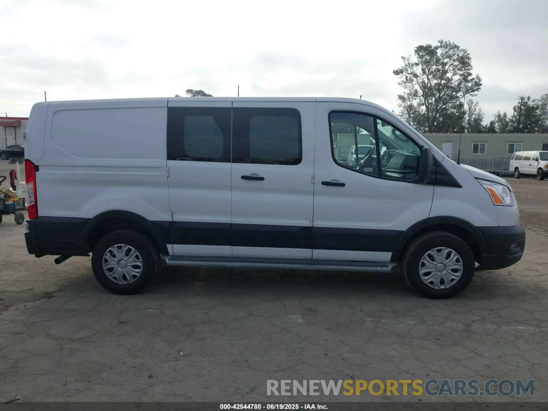 13 Photograph of a damaged car 1FTBR1Y85MKA69355 FORD TRANSIT-250 2021