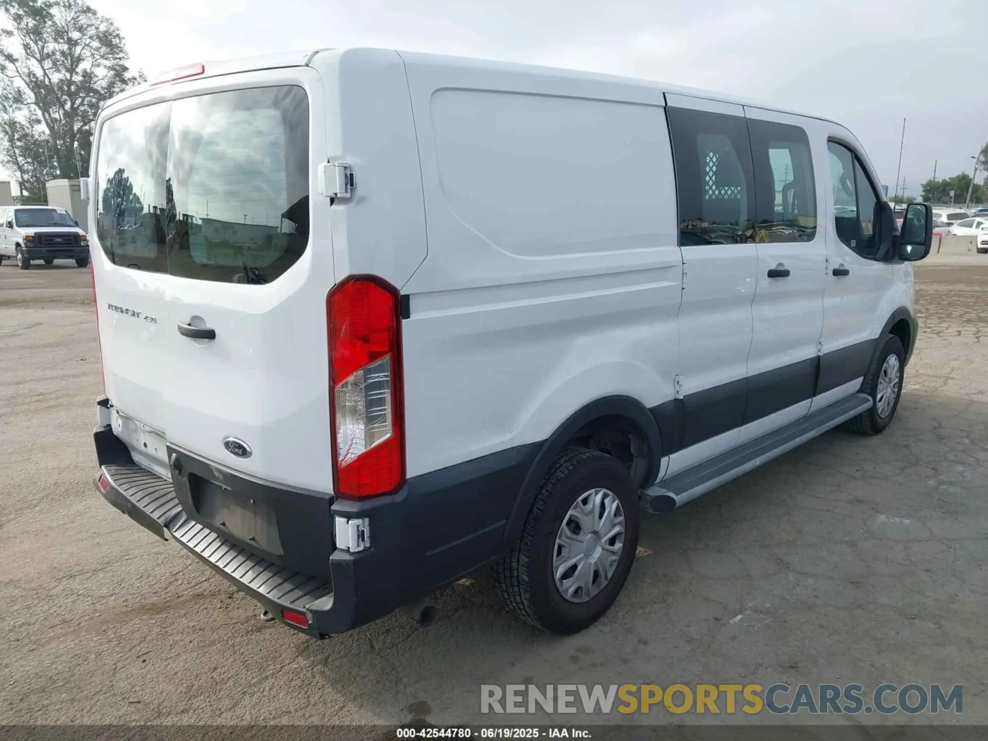 4 Photograph of a damaged car 1FTBR1Y85MKA69355 FORD TRANSIT-250 2021
