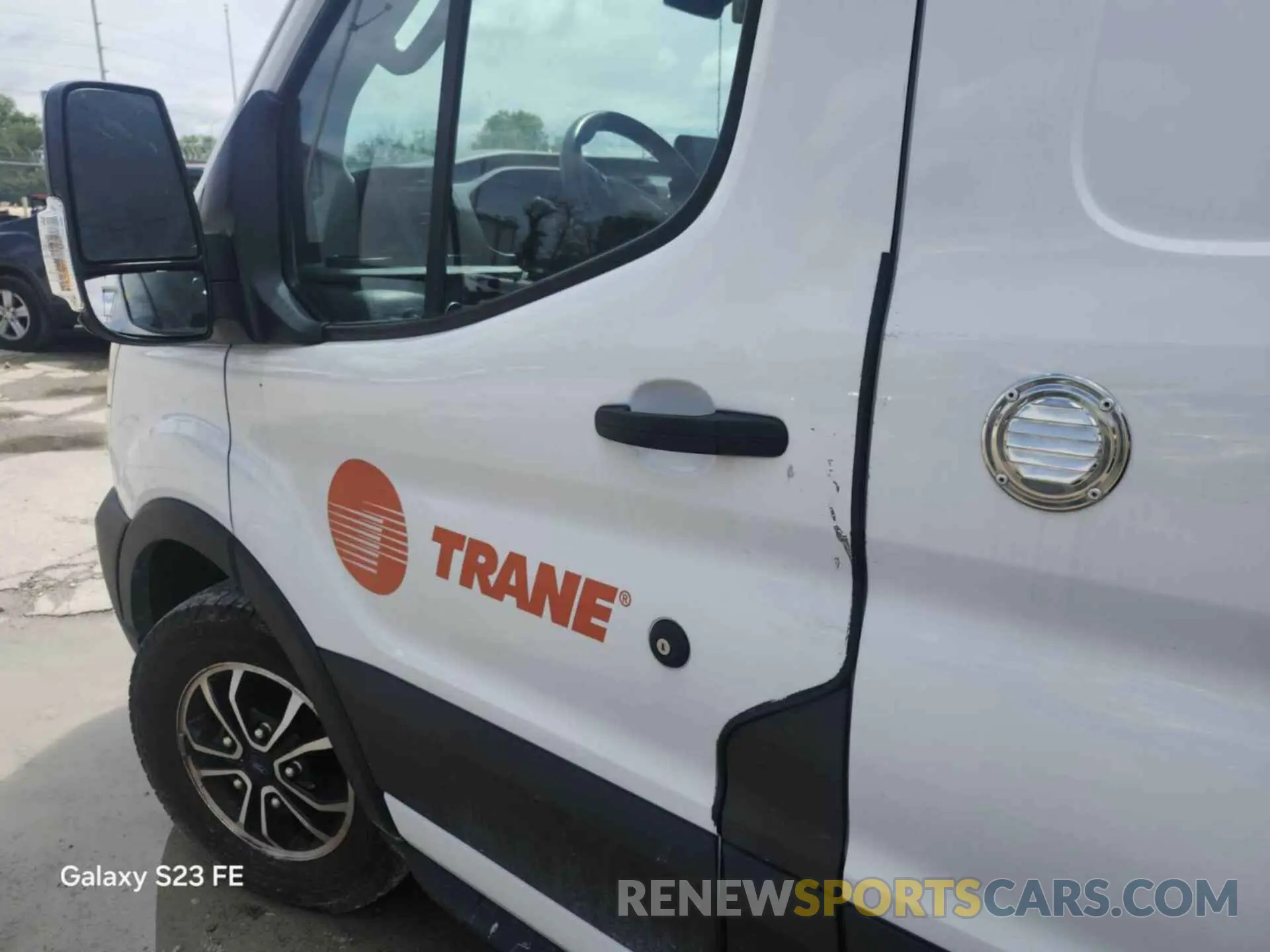 17 Photograph of a damaged car 1FTBR1YG0MKA43124 FORD TRANSIT-250 2021