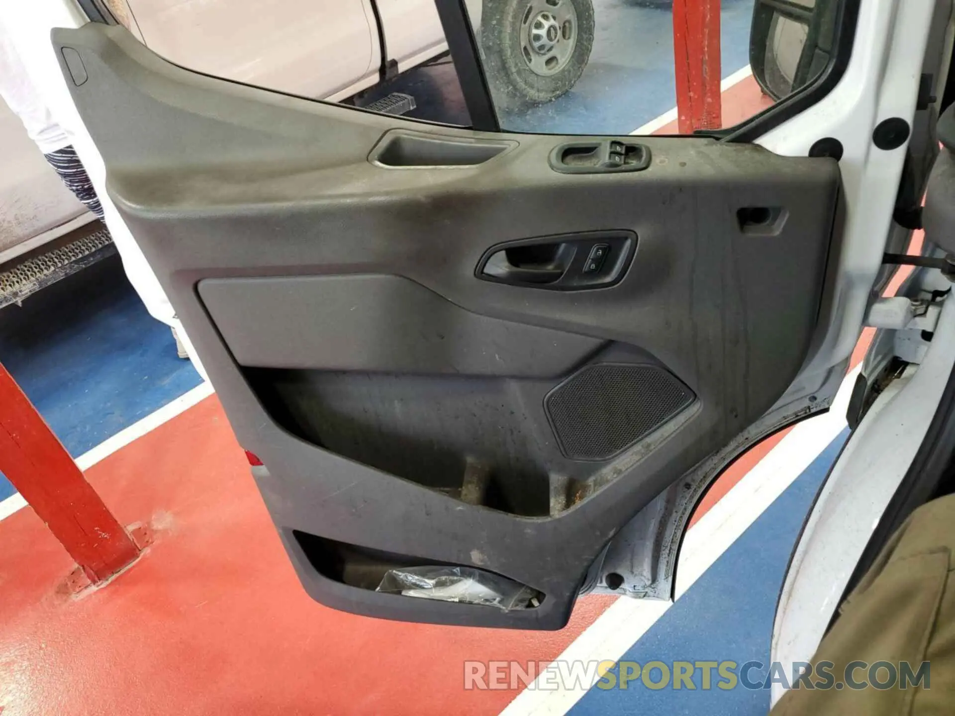 15 Photograph of a damaged car 1FTBR2YG8MKA43152 FORD TRANSIT-250 2021