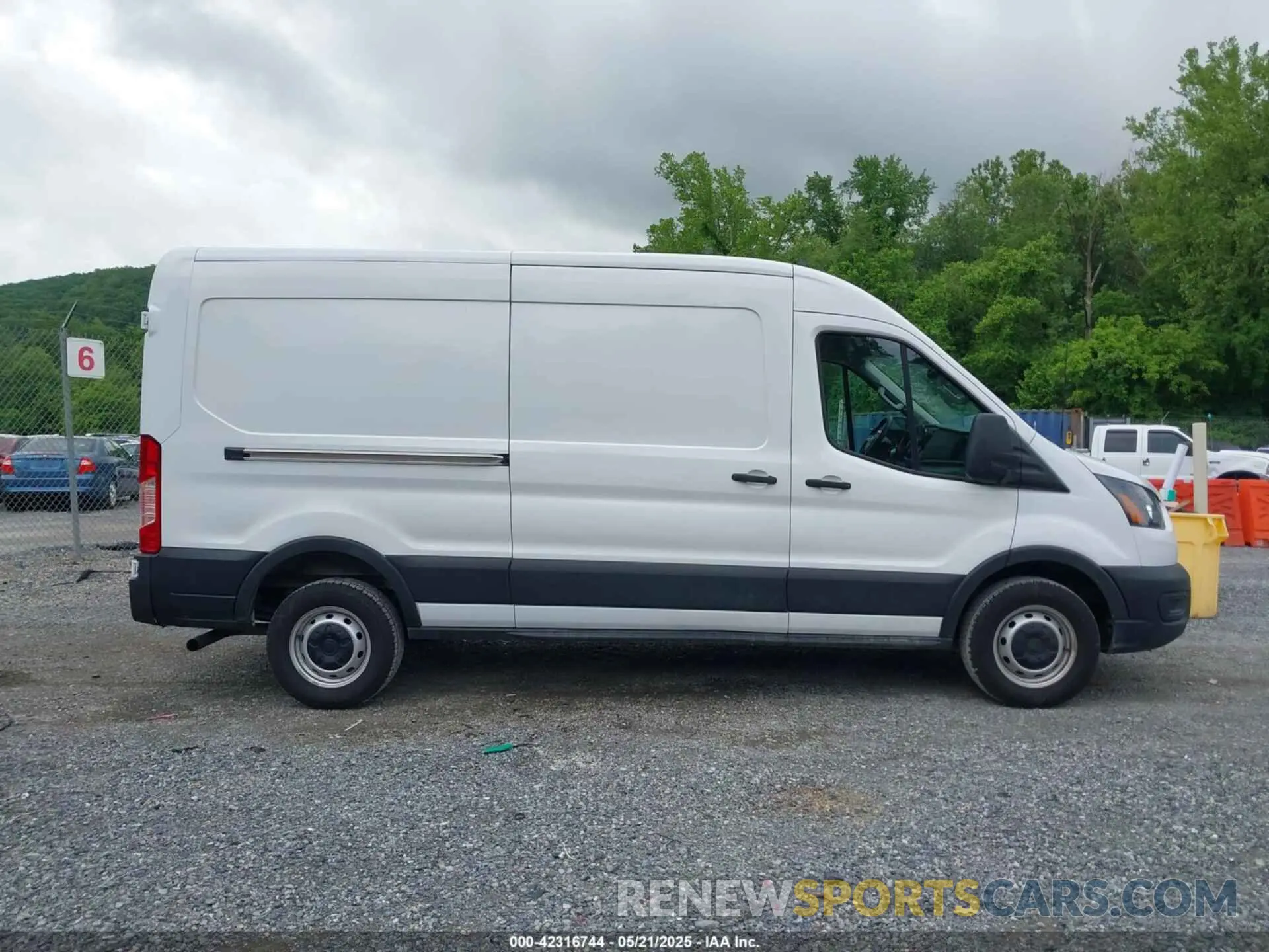 13 Photograph of a damaged car 1FTBR1C85NKA74578 FORD TRANSIT-250 2022