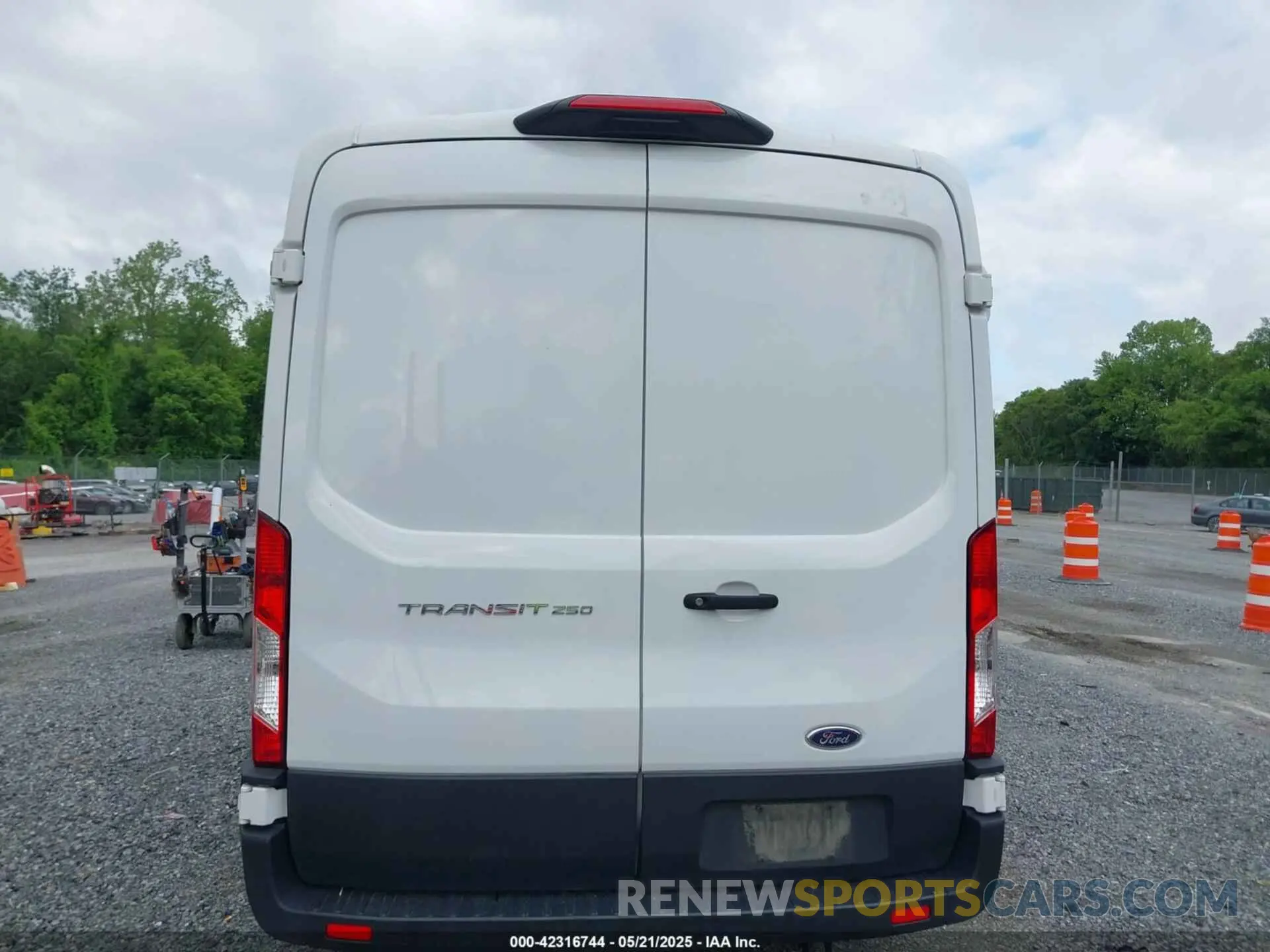 16 Photograph of a damaged car 1FTBR1C85NKA74578 FORD TRANSIT-250 2022