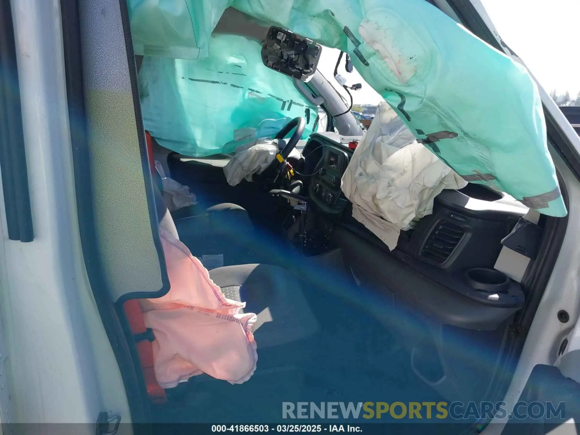 5 Photograph of a damaged car 1FTBR2C87NKA81893 FORD TRANSIT-250 2022