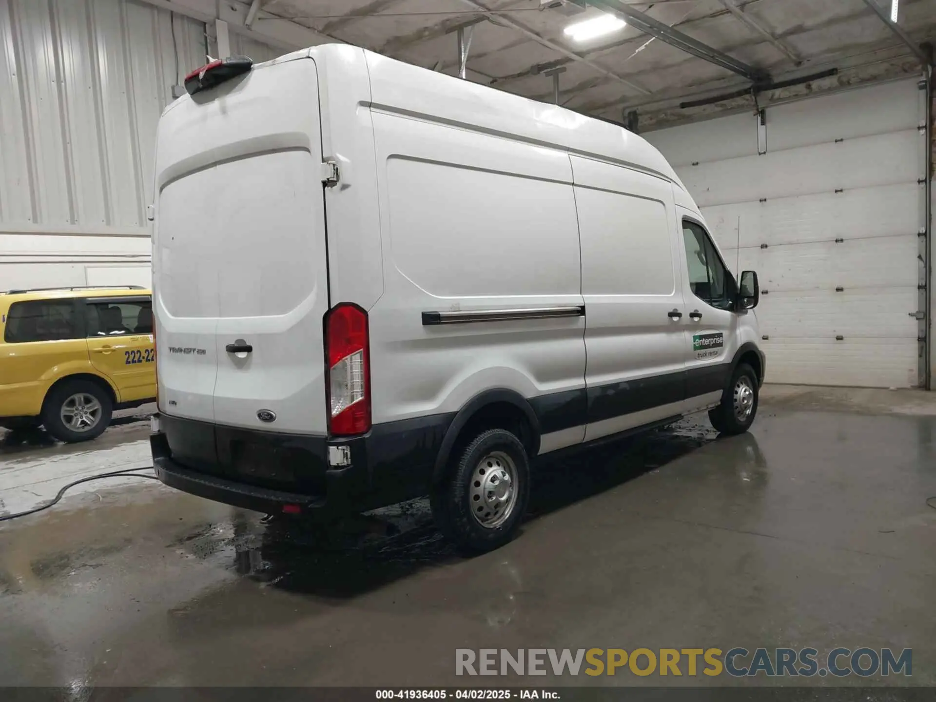 4 Photograph of a damaged car 1FTBR2X81NKA63335 FORD TRANSIT-250 2022