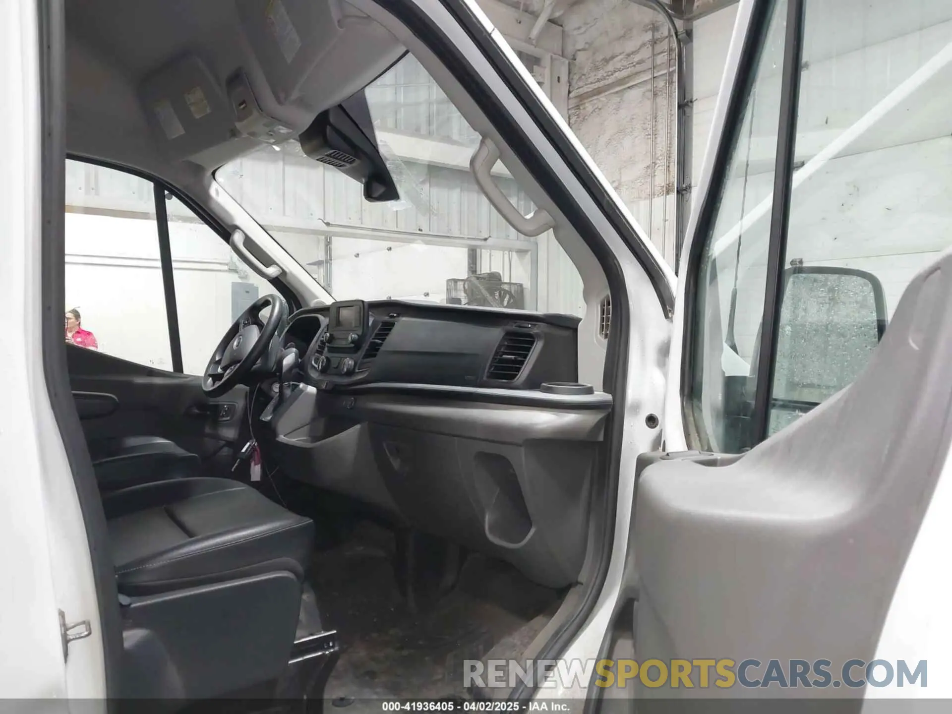 5 Photograph of a damaged car 1FTBR2X81NKA63335 FORD TRANSIT-250 2022