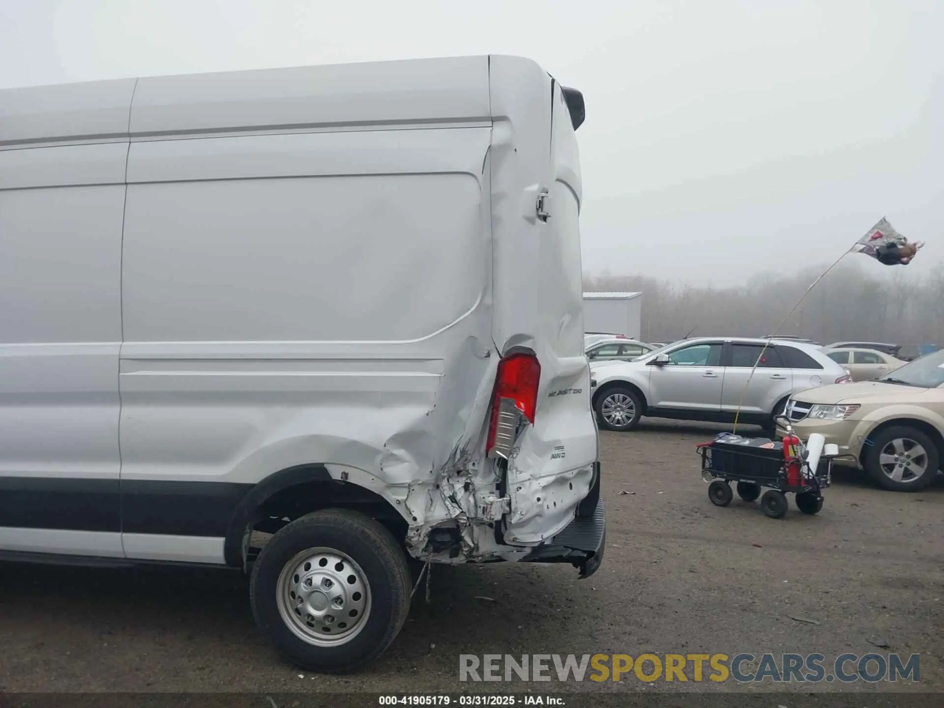 17 Photograph of a damaged car 1FTBR2X83NKA80895 FORD TRANSIT-250 2022
