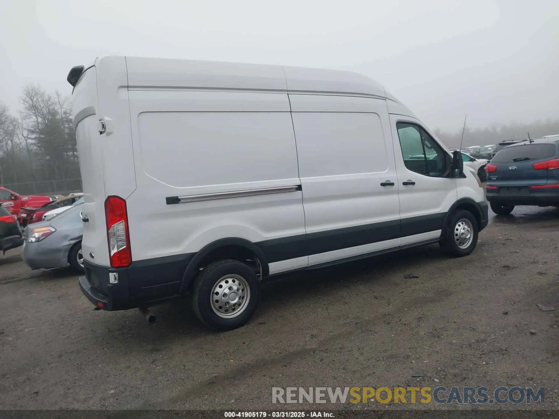 4 Photograph of a damaged car 1FTBR2X83NKA80895 FORD TRANSIT-250 2022