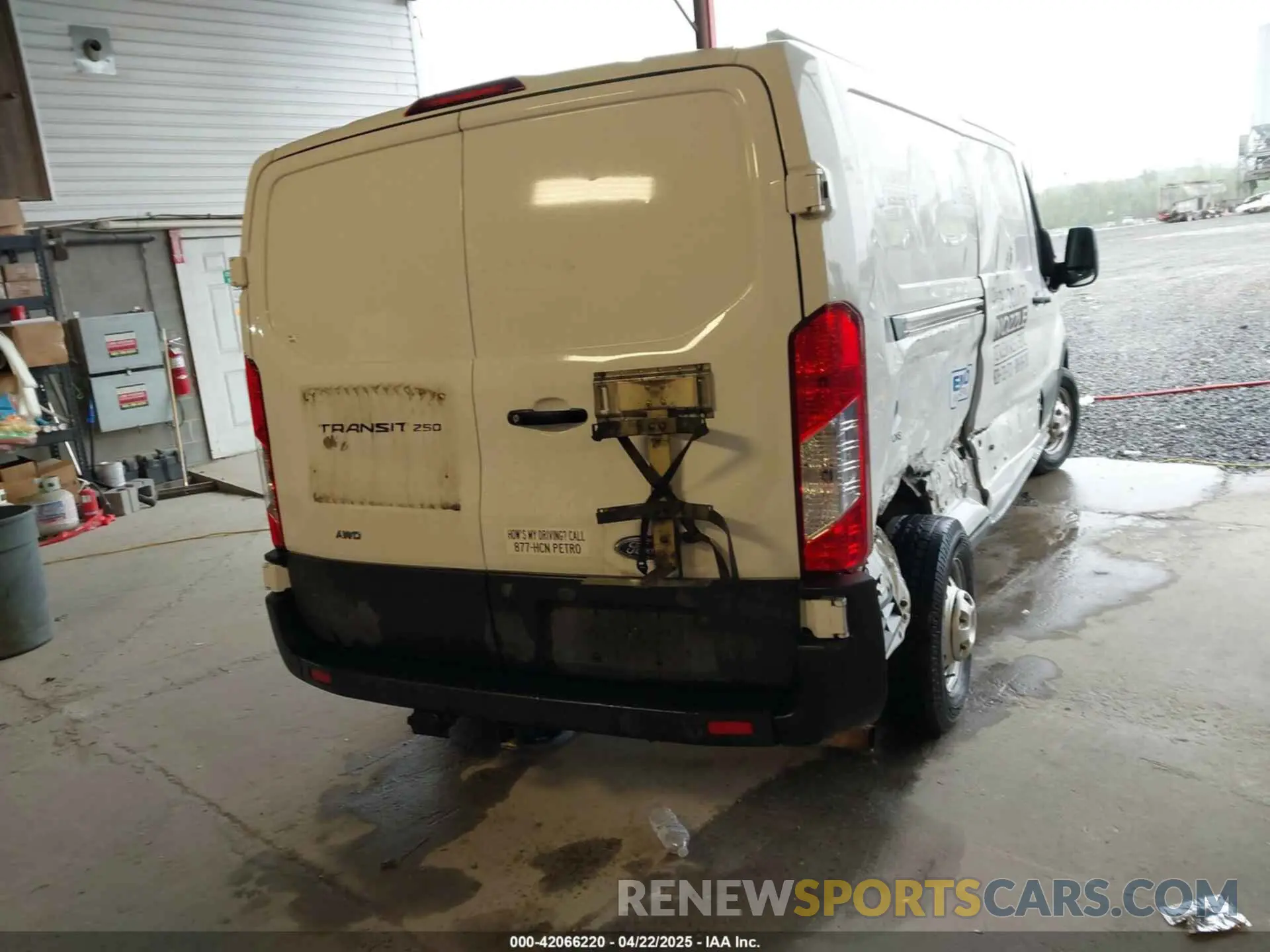 4 Photograph of a damaged car 1FTBR2Y8XNKA64675 FORD TRANSIT-250 2022