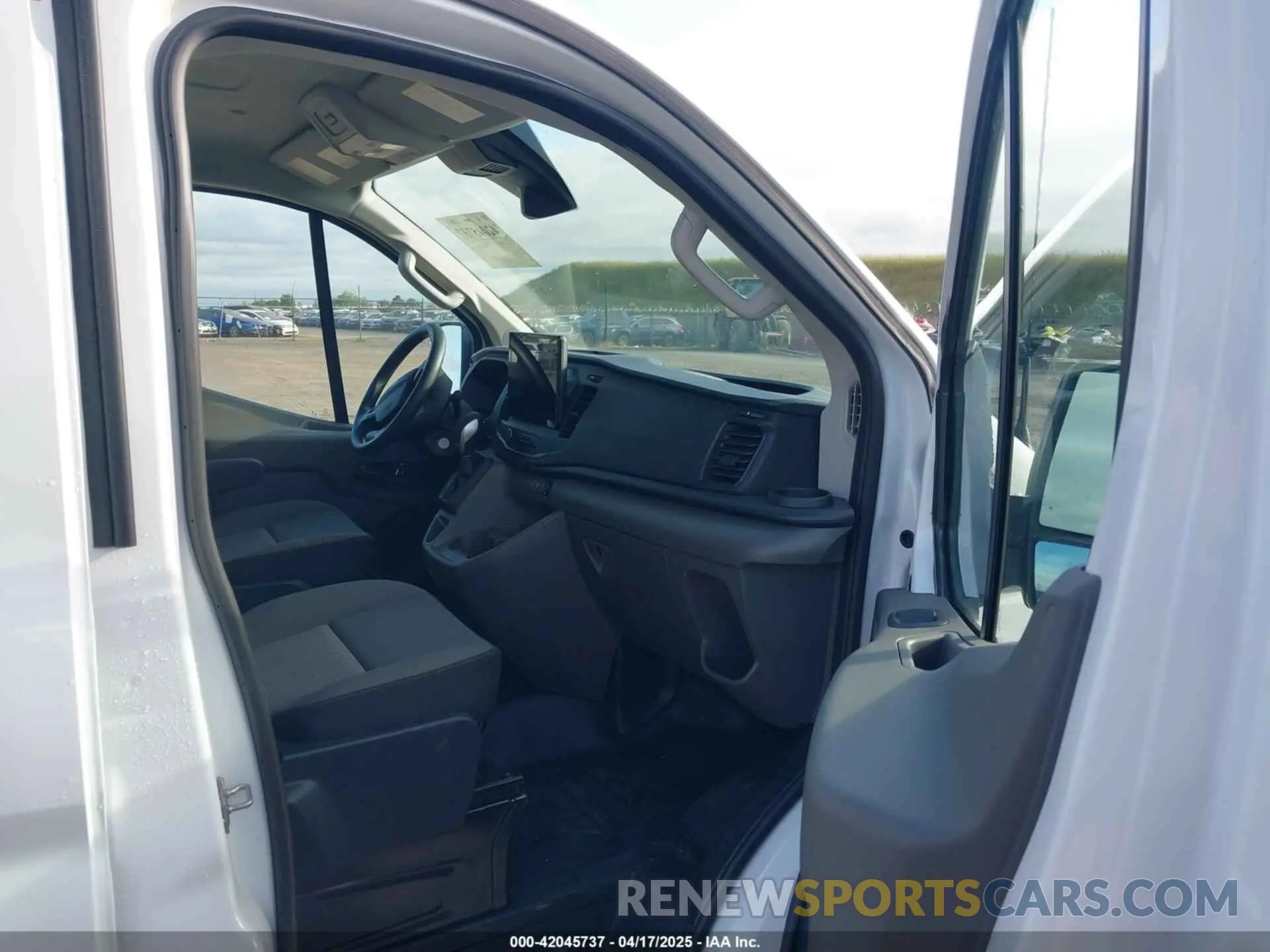 5 Photograph of a damaged car 1FTBR1Y81PKB73281 FORD TRANSIT-250 2023