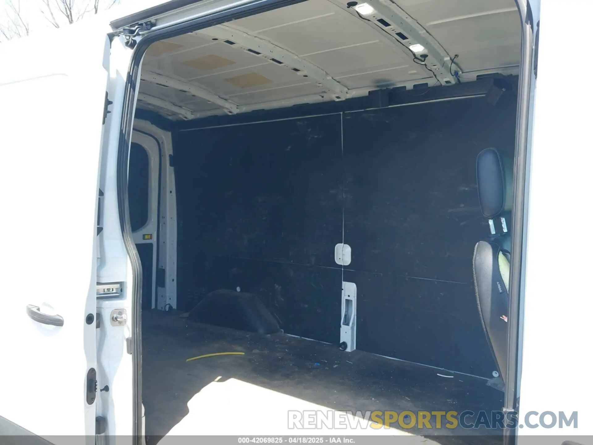8 Photograph of a damaged car 1FTBR1C84RKA39388 FORD TRANSIT-250 2024