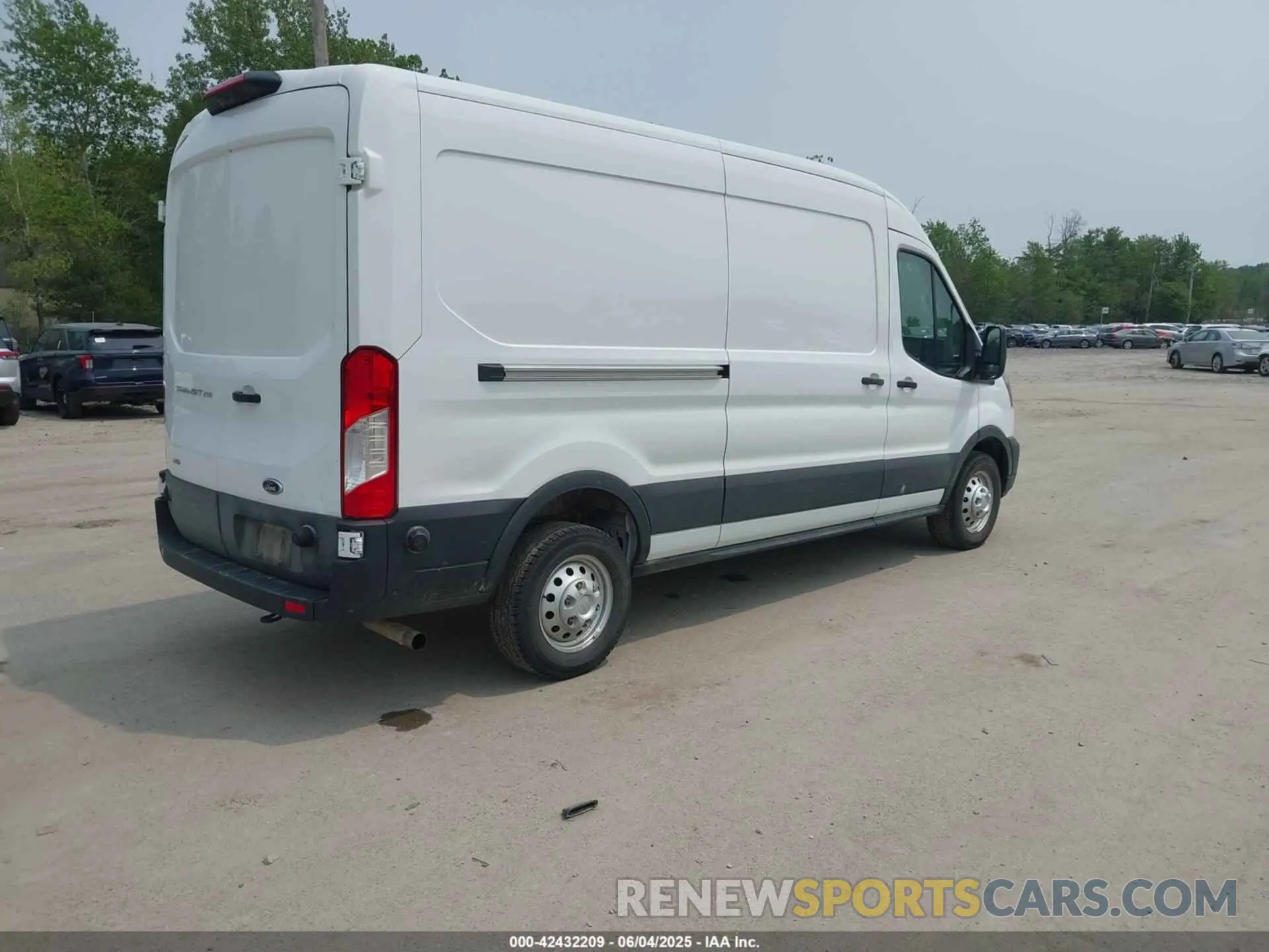 4 Photograph of a damaged car 1FTBR2C82RKA72122 FORD TRANSIT-250 2024