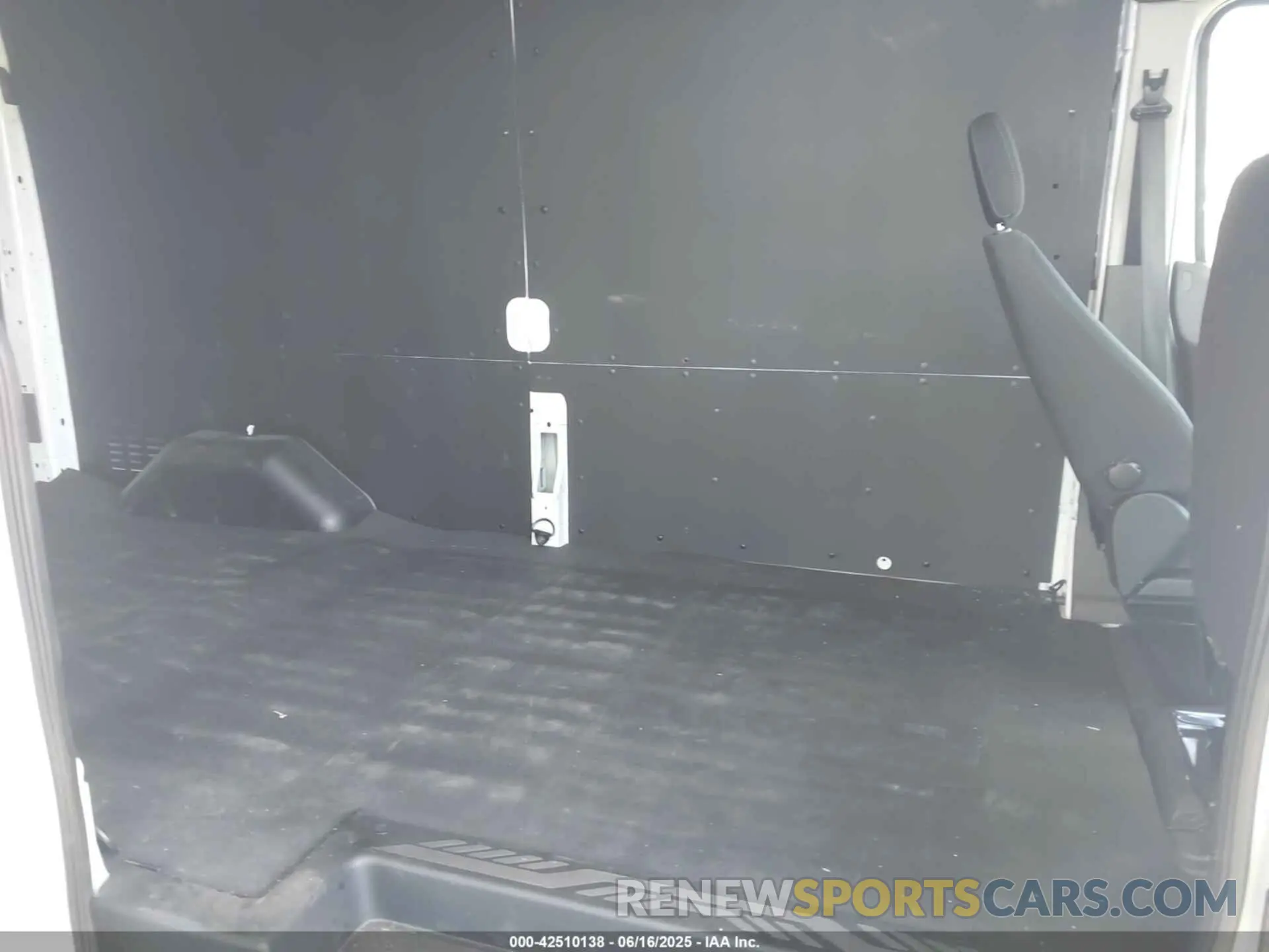 8 Photograph of a damaged car 1FTBR1C89SKA16128 FORD TRANSIT-250 2025