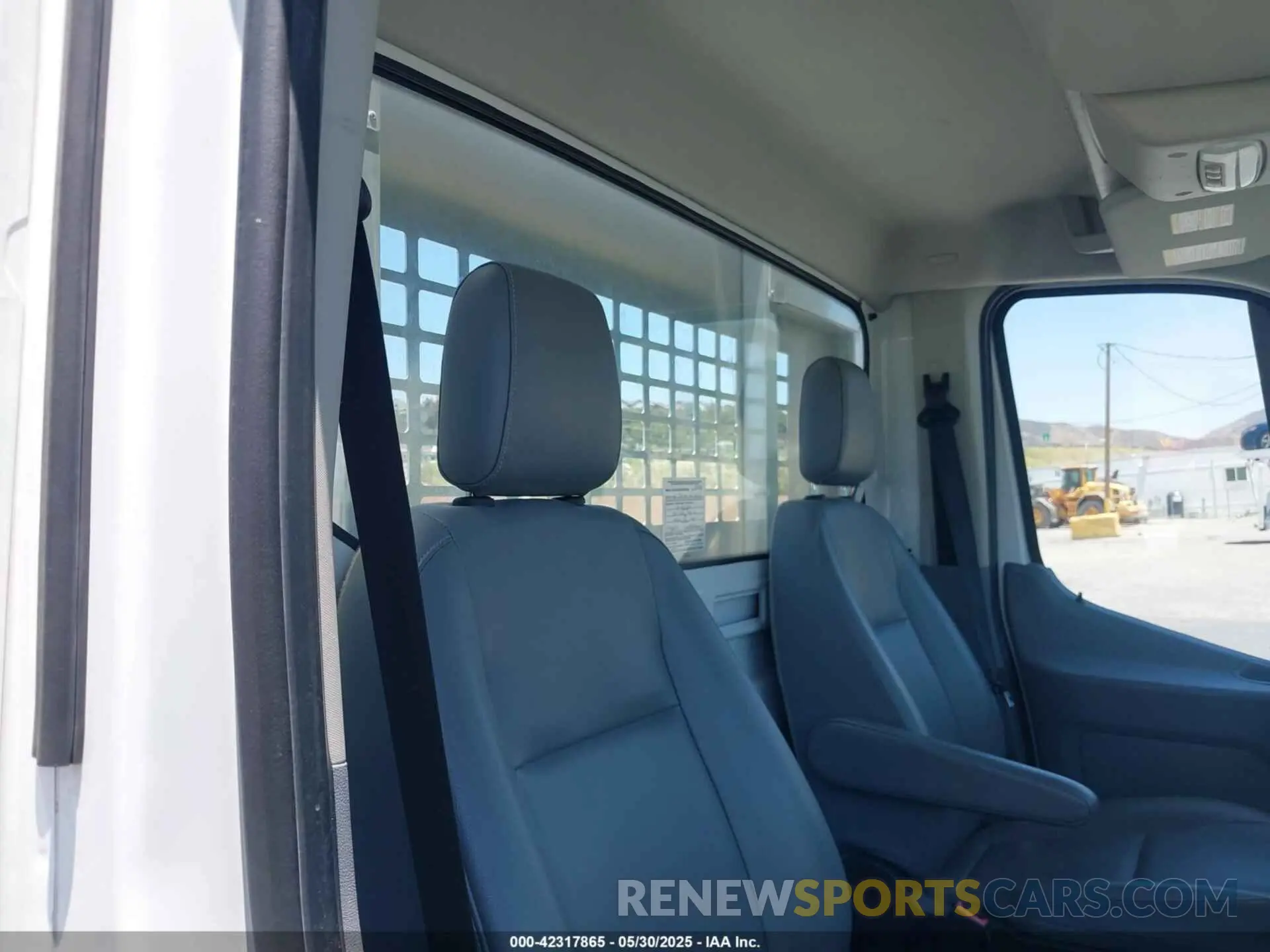 8 Photograph of a damaged car 1FDYR5ZM0KKA40755 FORD TRANSIT-250 CAB 2019