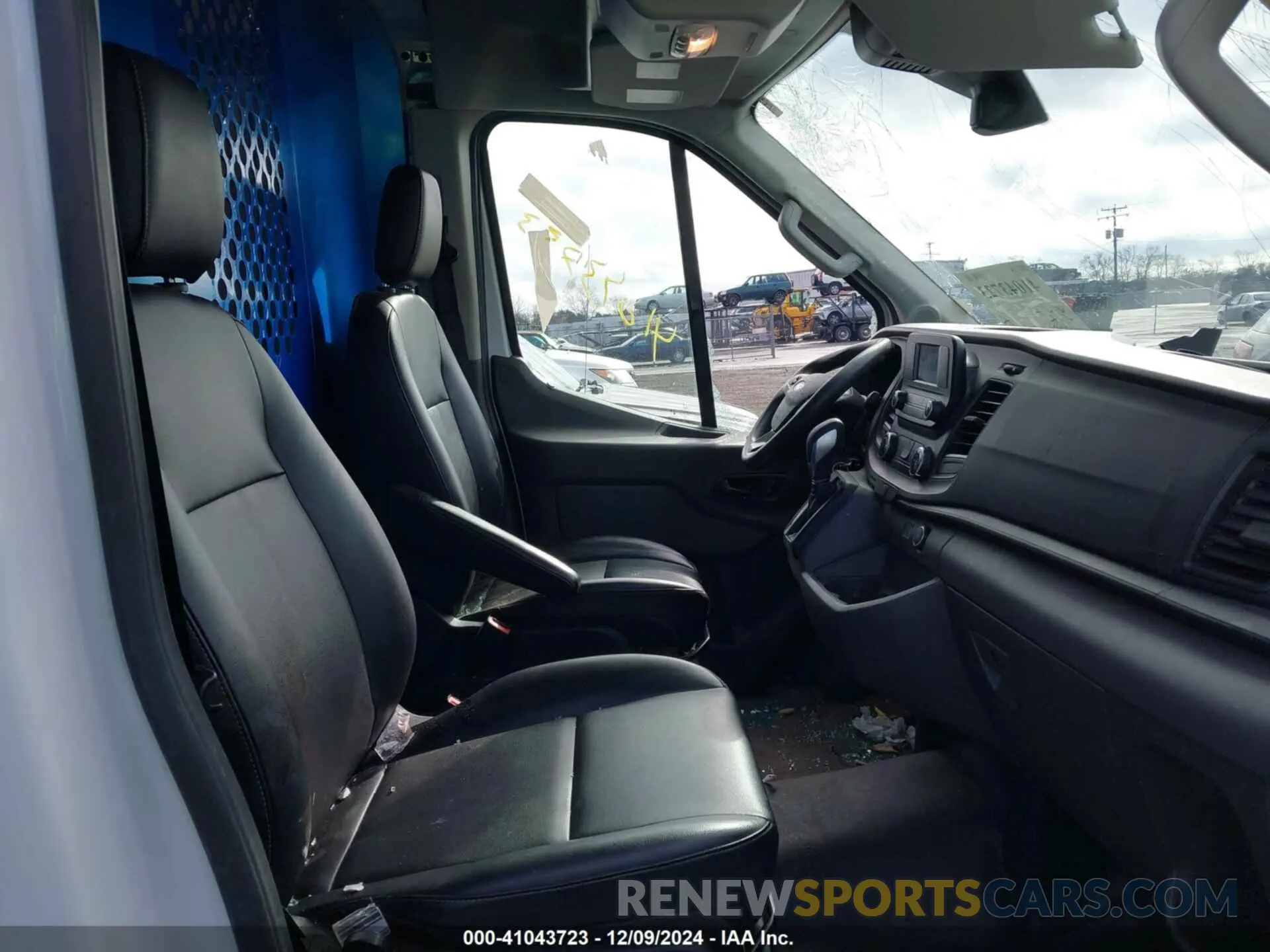 5 Photograph of a damaged car 1FTBR1C86LKB38981 FORD TRANSIT-250 CARGO VAN 2020