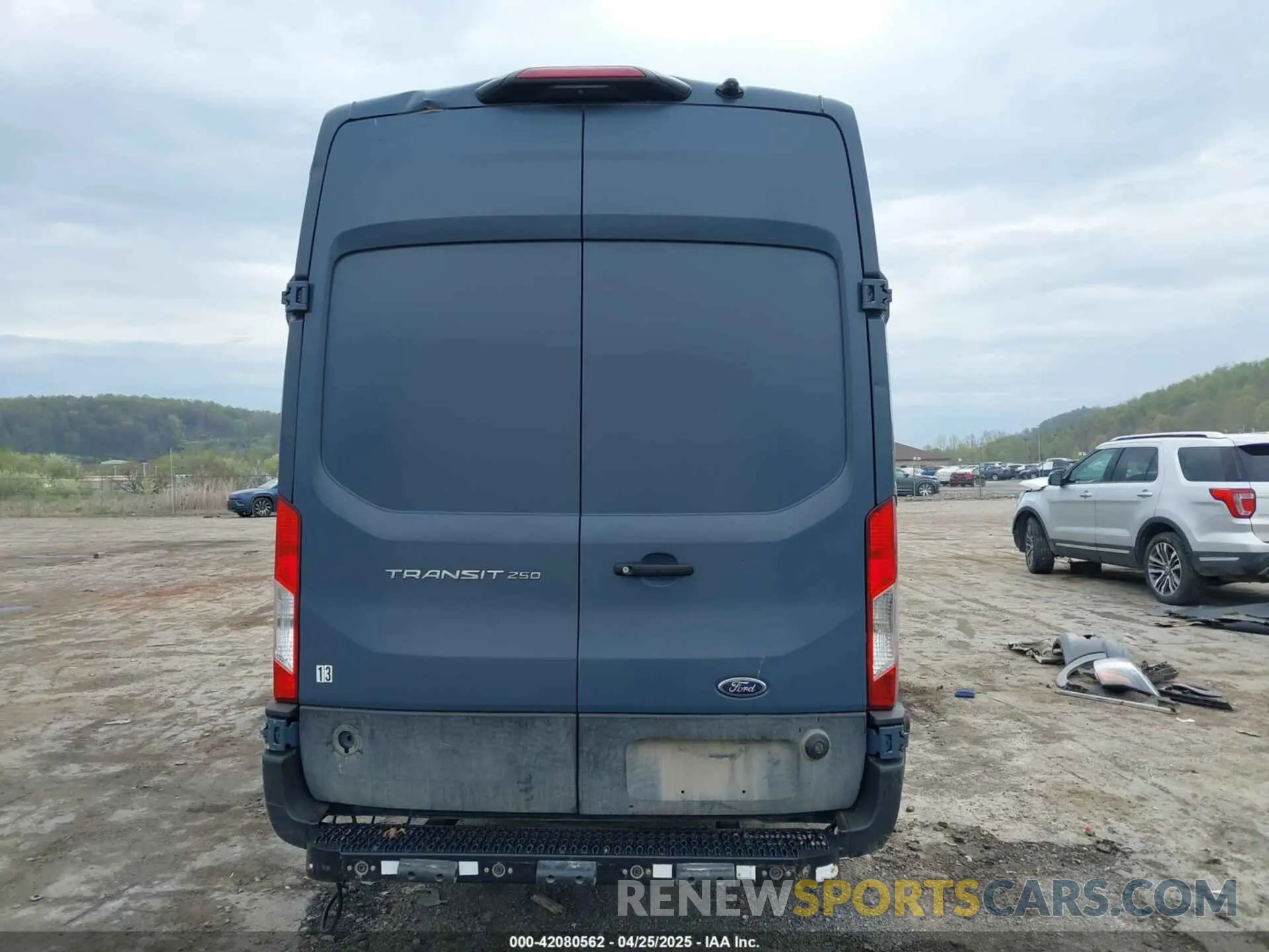 17 Photograph of a damaged car 1FTBR3X81LKB27831 FORD TRANSIT-250 CARGO VAN 2020