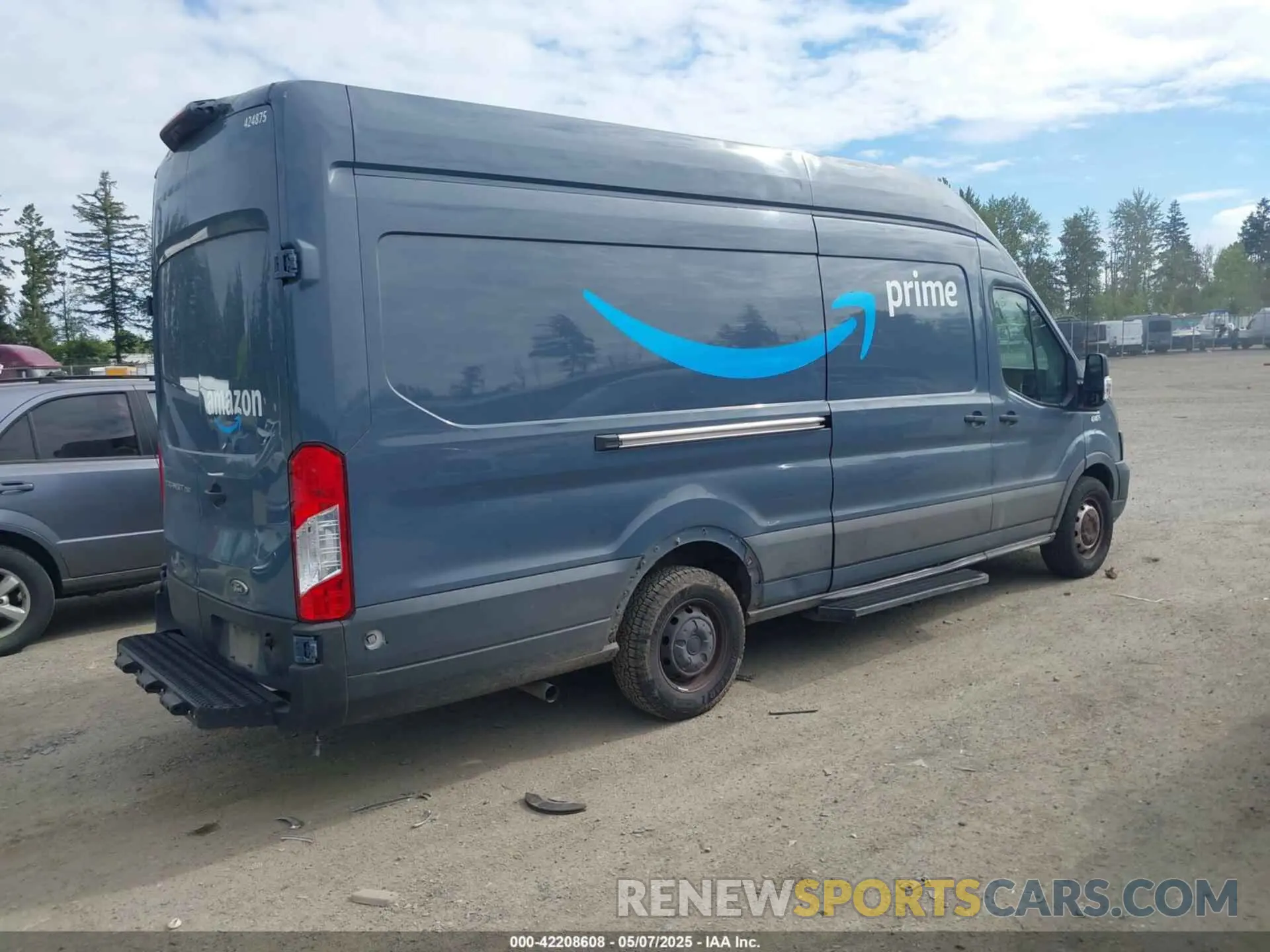 4 Photograph of a damaged car 1FTBR3X85LKA28378 FORD TRANSIT-250 CARGO VAN 2020
