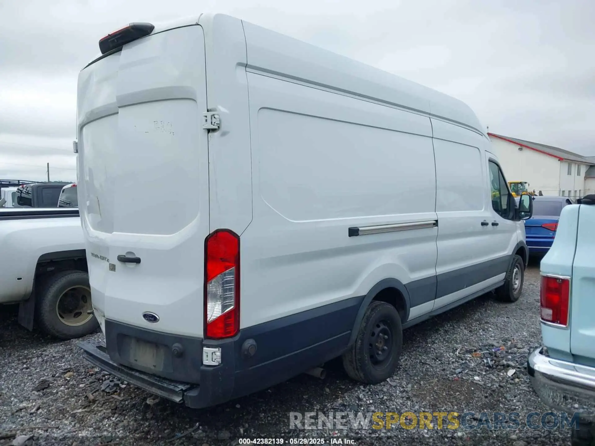4 Photograph of a damaged car 1FTBR3X87LKB51535 FORD TRANSIT-250 CARGO VAN 2020