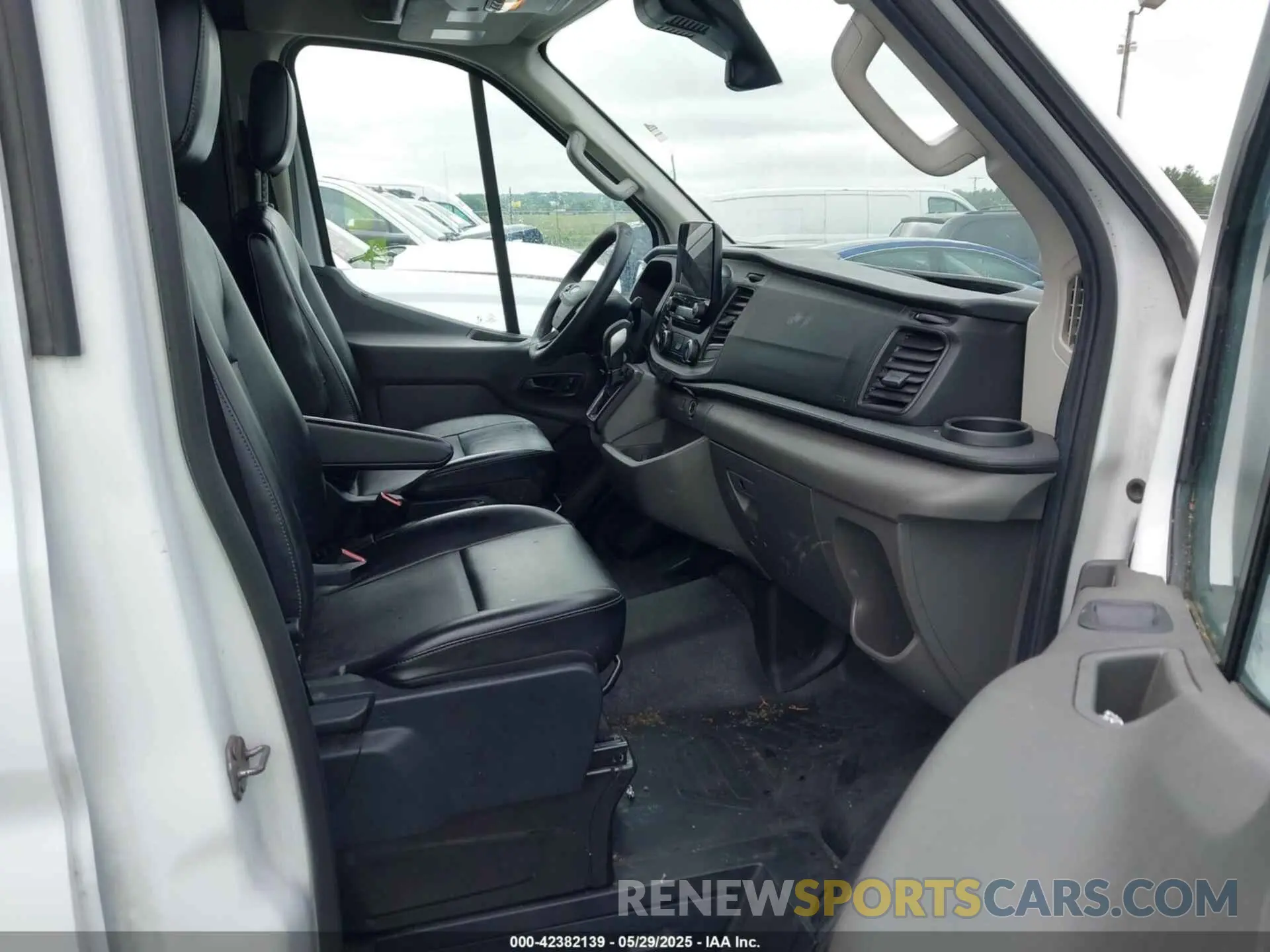 5 Photograph of a damaged car 1FTBR3X87LKB51535 FORD TRANSIT-250 CARGO VAN 2020