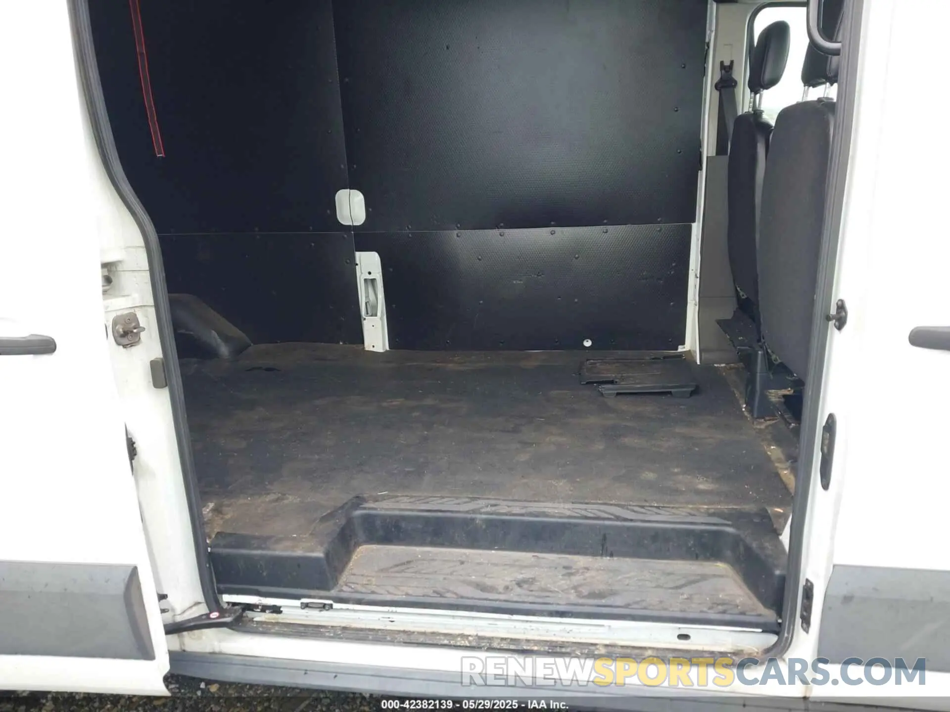 8 Photograph of a damaged car 1FTBR3X87LKB51535 FORD TRANSIT-250 CARGO VAN 2020