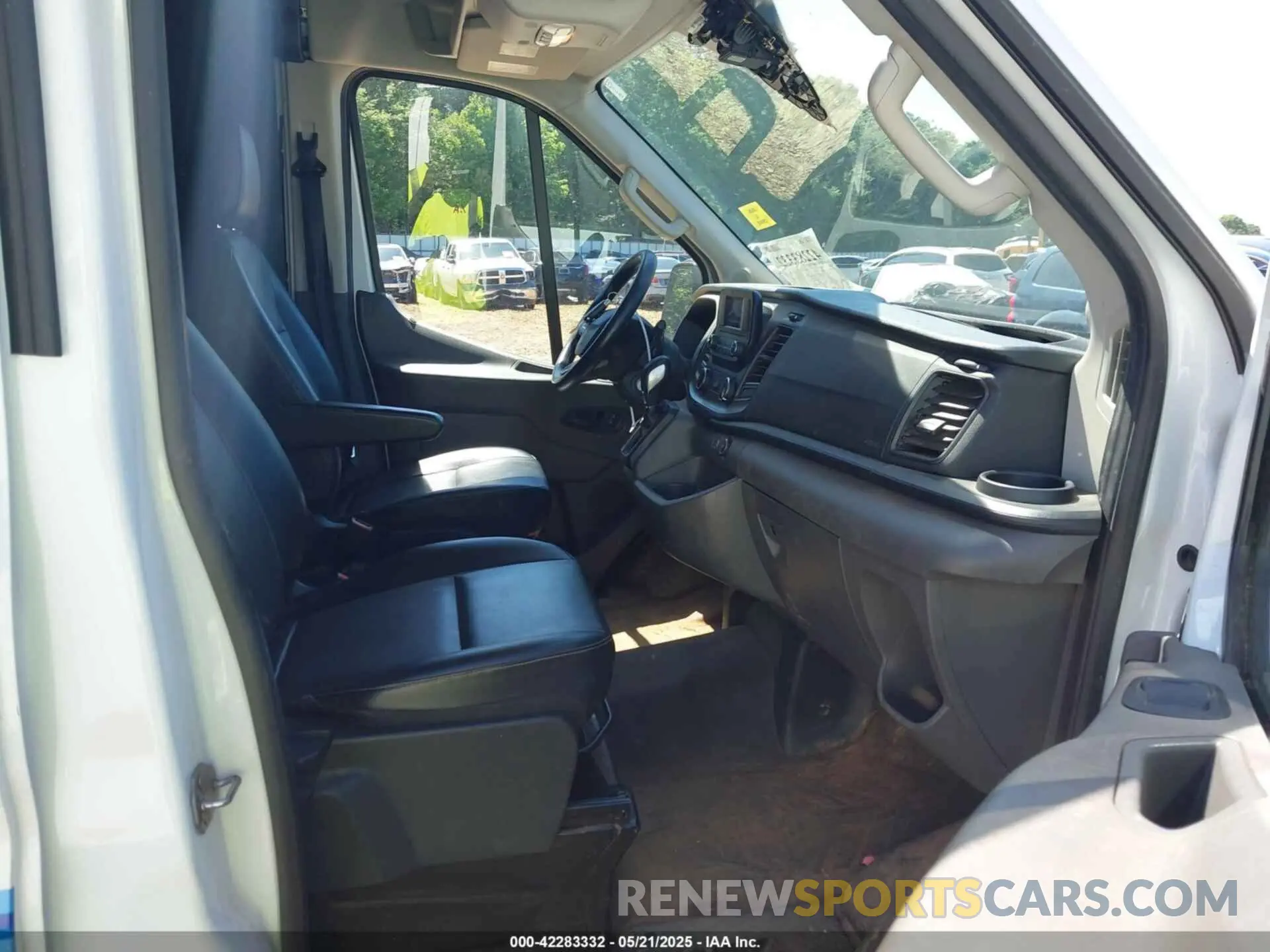 5 Photograph of a damaged car 1FTBR3XG5LKA80648 FORD TRANSIT-250 CARGO VAN 2020