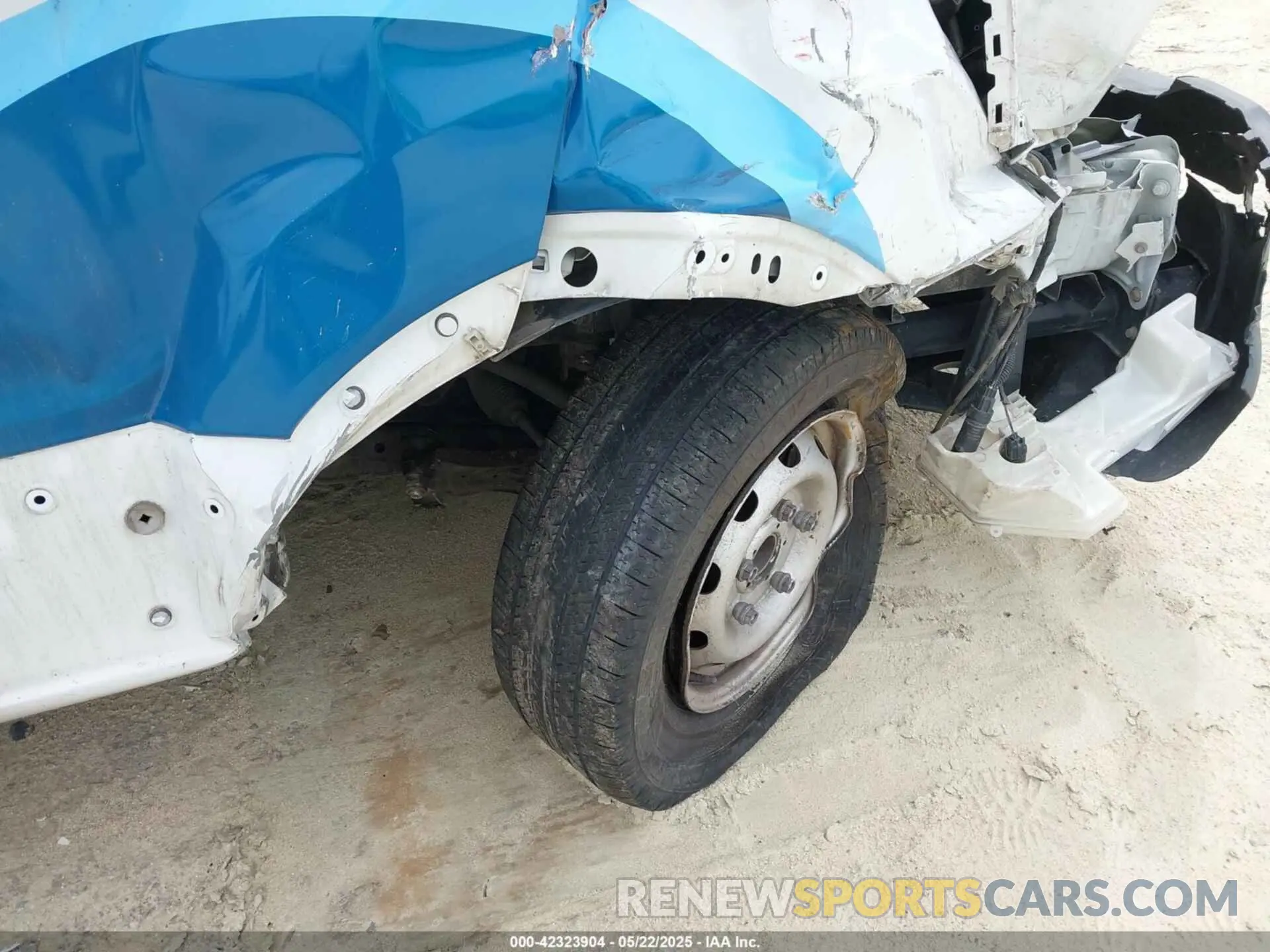 17 Photograph of a damaged car 1FTBR3X81NKA63860 FORD TRANSIT-250 CARGO VAN 2022