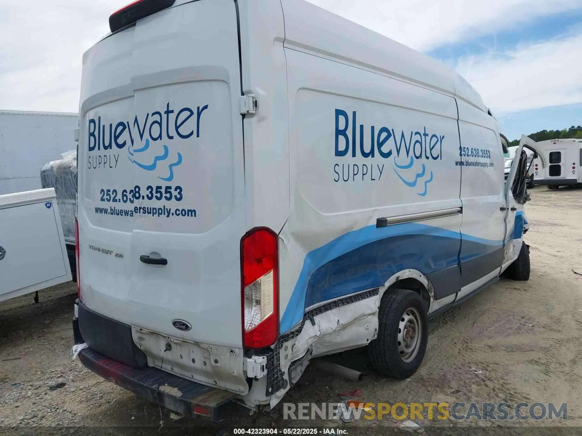 4 Photograph of a damaged car 1FTBR3X81NKA63860 FORD TRANSIT-250 CARGO VAN 2022