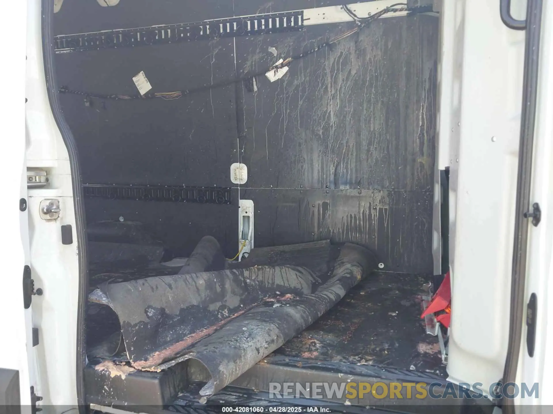8 Photograph of a damaged car 1FTBR3X8XNKA31327 FORD TRANSIT-250 CARGO VAN 2022