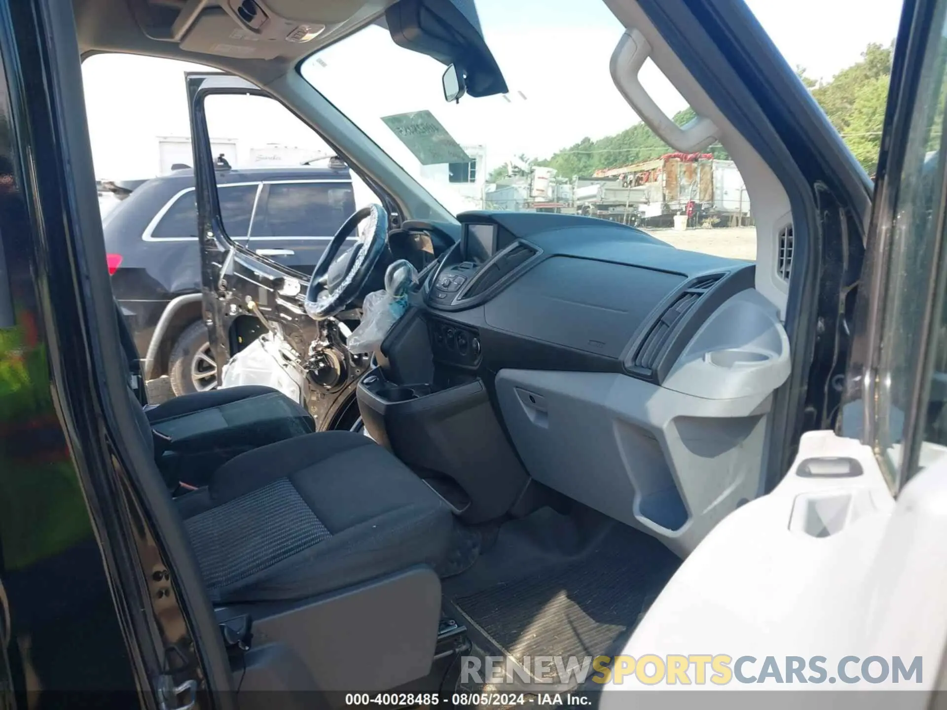 5 Photograph of a damaged car 1FBAX2CG5KKA77205 FORD TRANSIT-350 2019