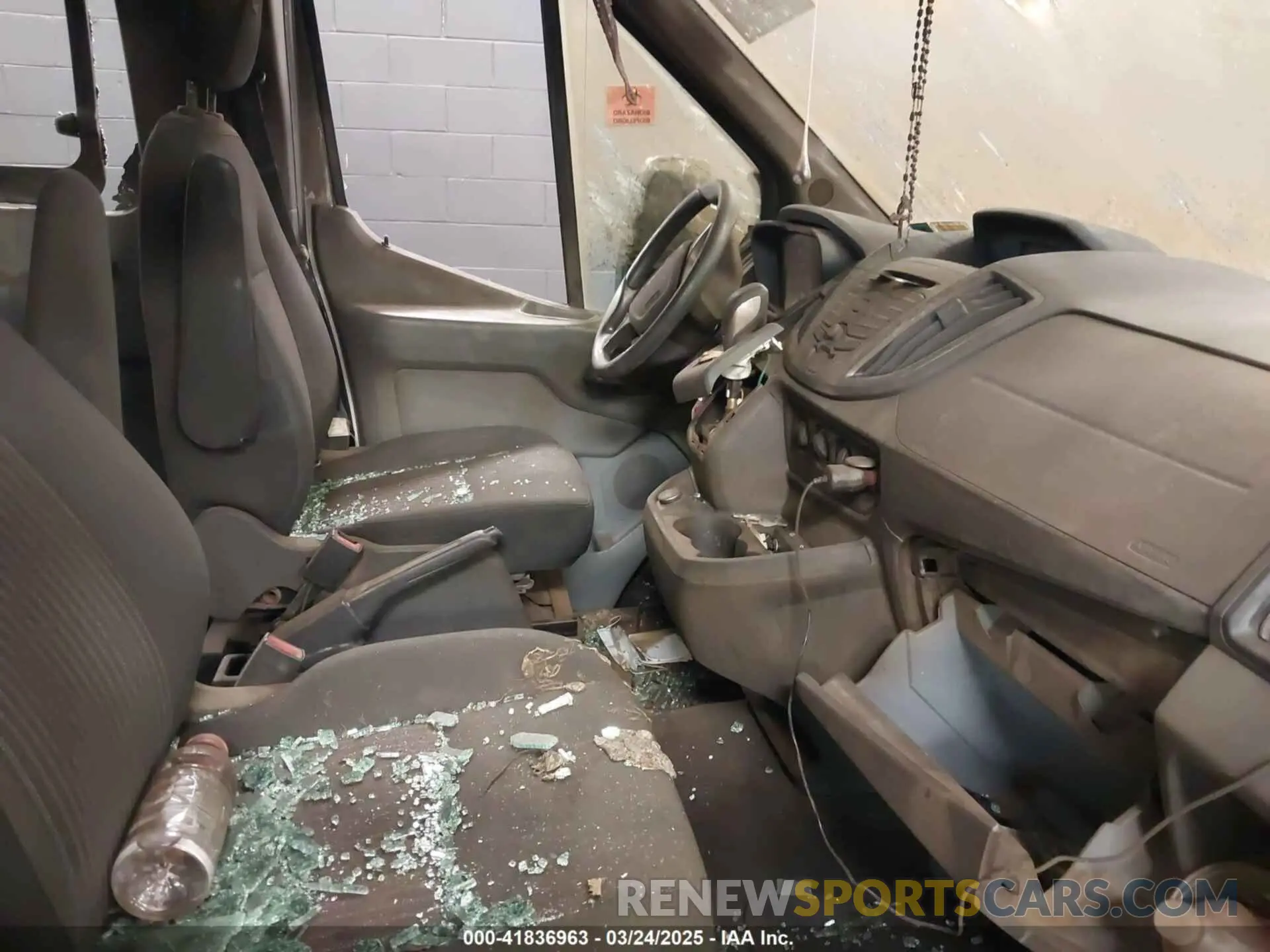 5 Photograph of a damaged car 1FBAX2CG7KKA34078 FORD TRANSIT-350 2019