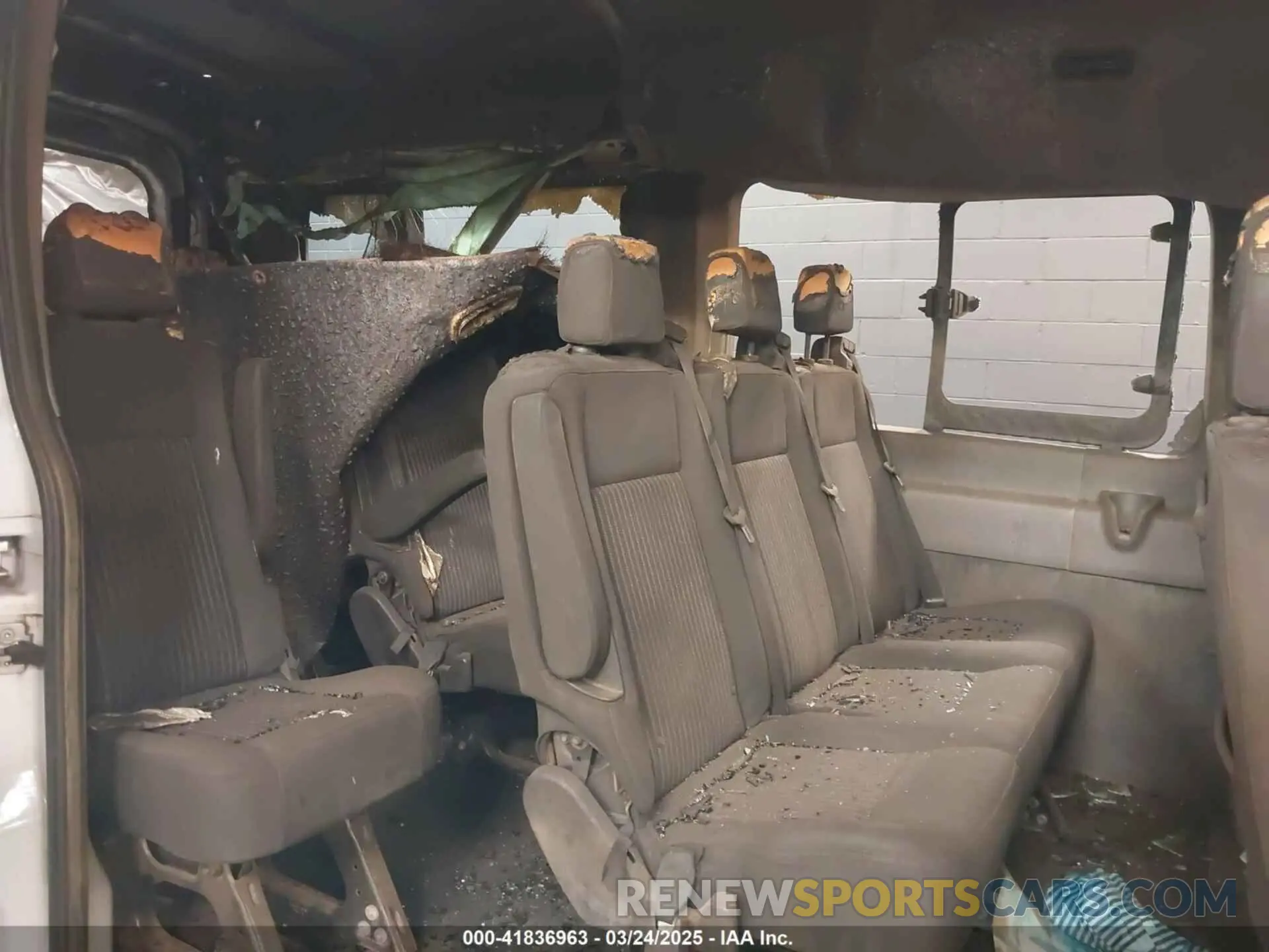 8 Photograph of a damaged car 1FBAX2CG7KKA34078 FORD TRANSIT-350 2019