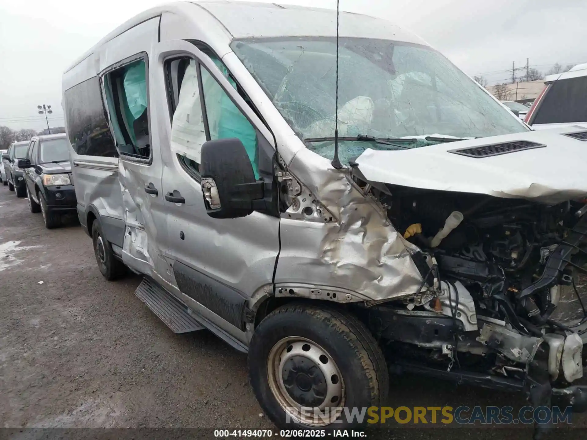 17 Photograph of a damaged car 1FBAX2CM0KKA73861 FORD TRANSIT-350 2019