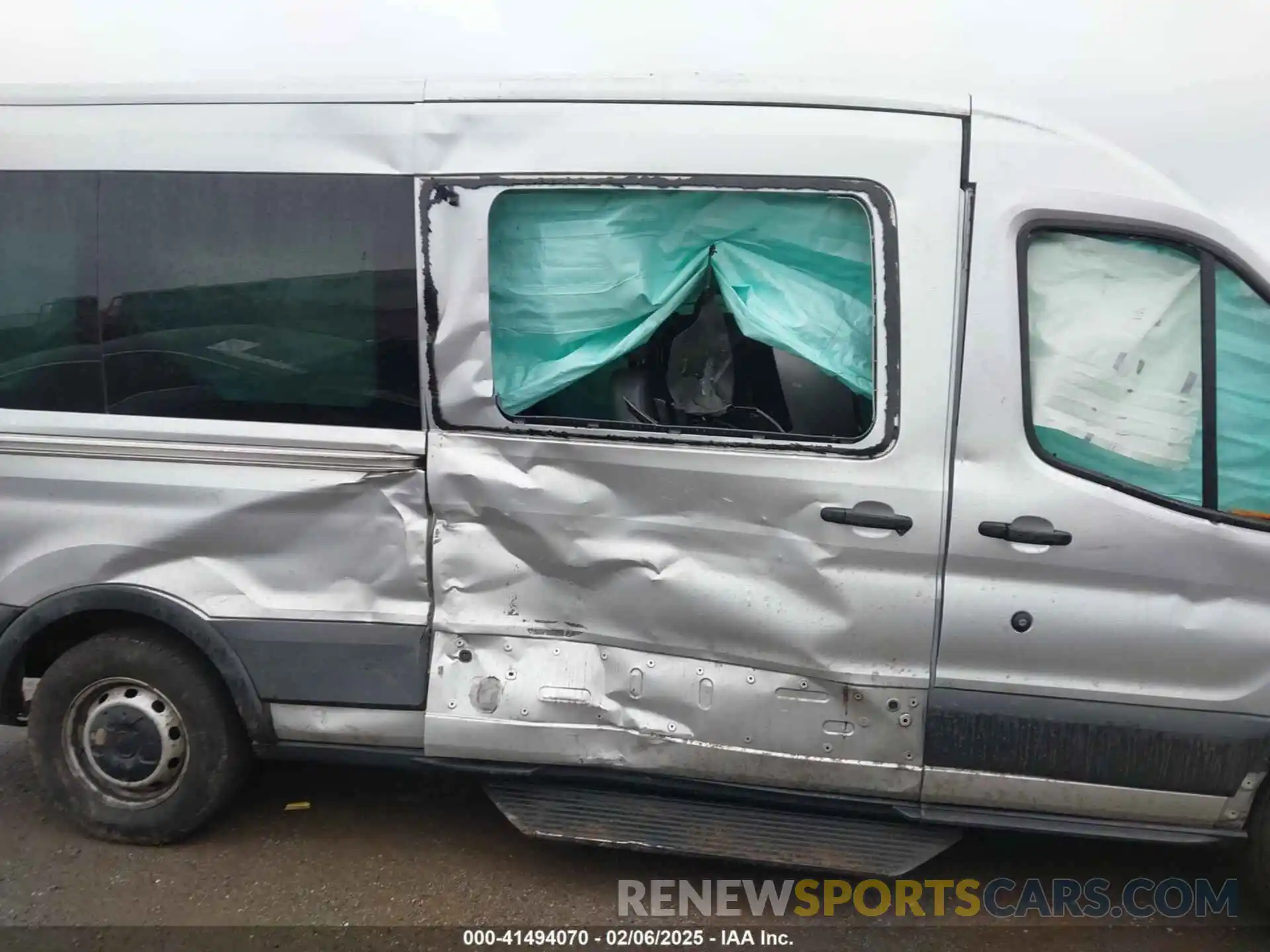 18 Photograph of a damaged car 1FBAX2CM0KKA73861 FORD TRANSIT-350 2019